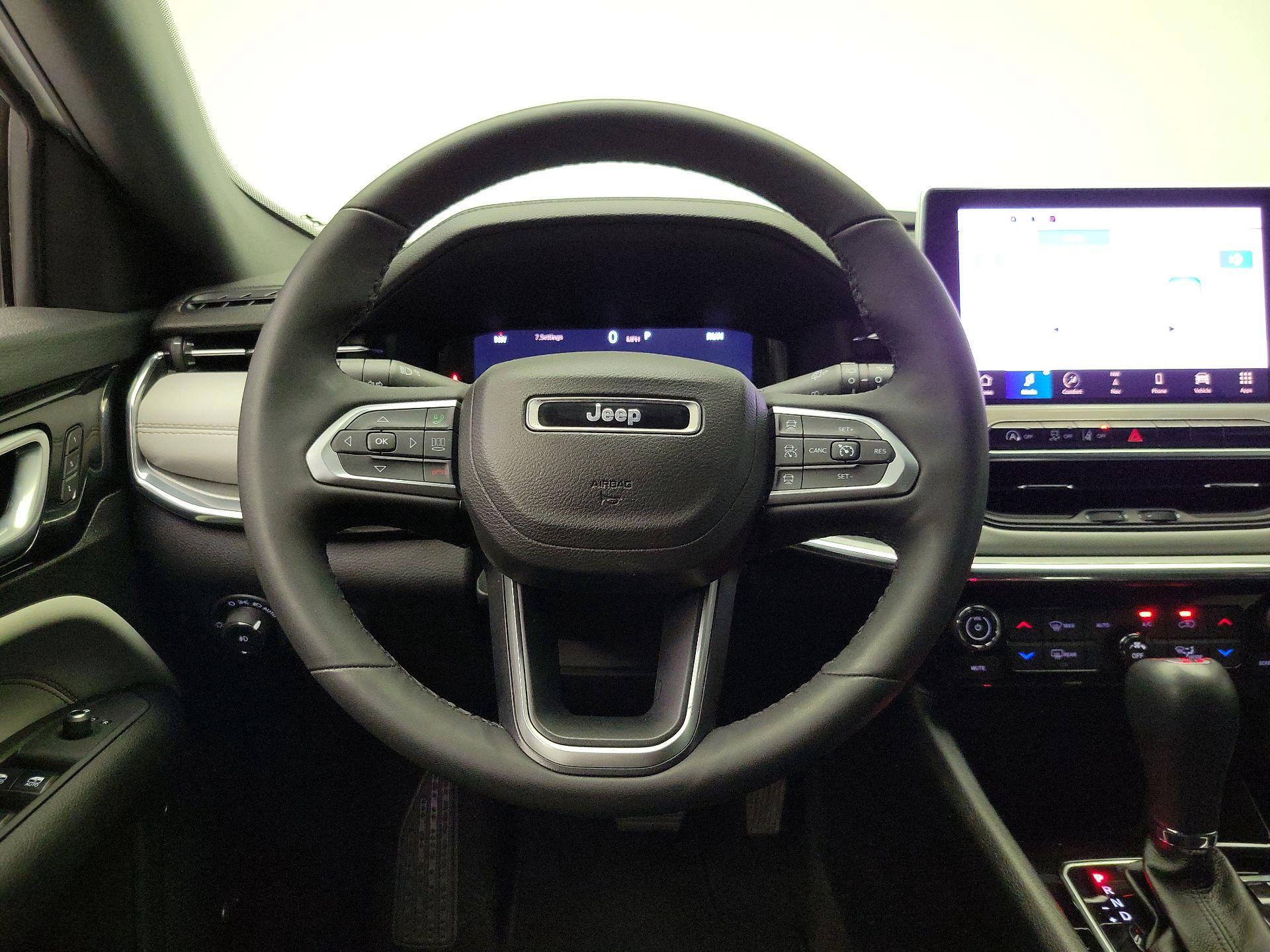 Thumbnail: 2023 Jeep Compass - 10