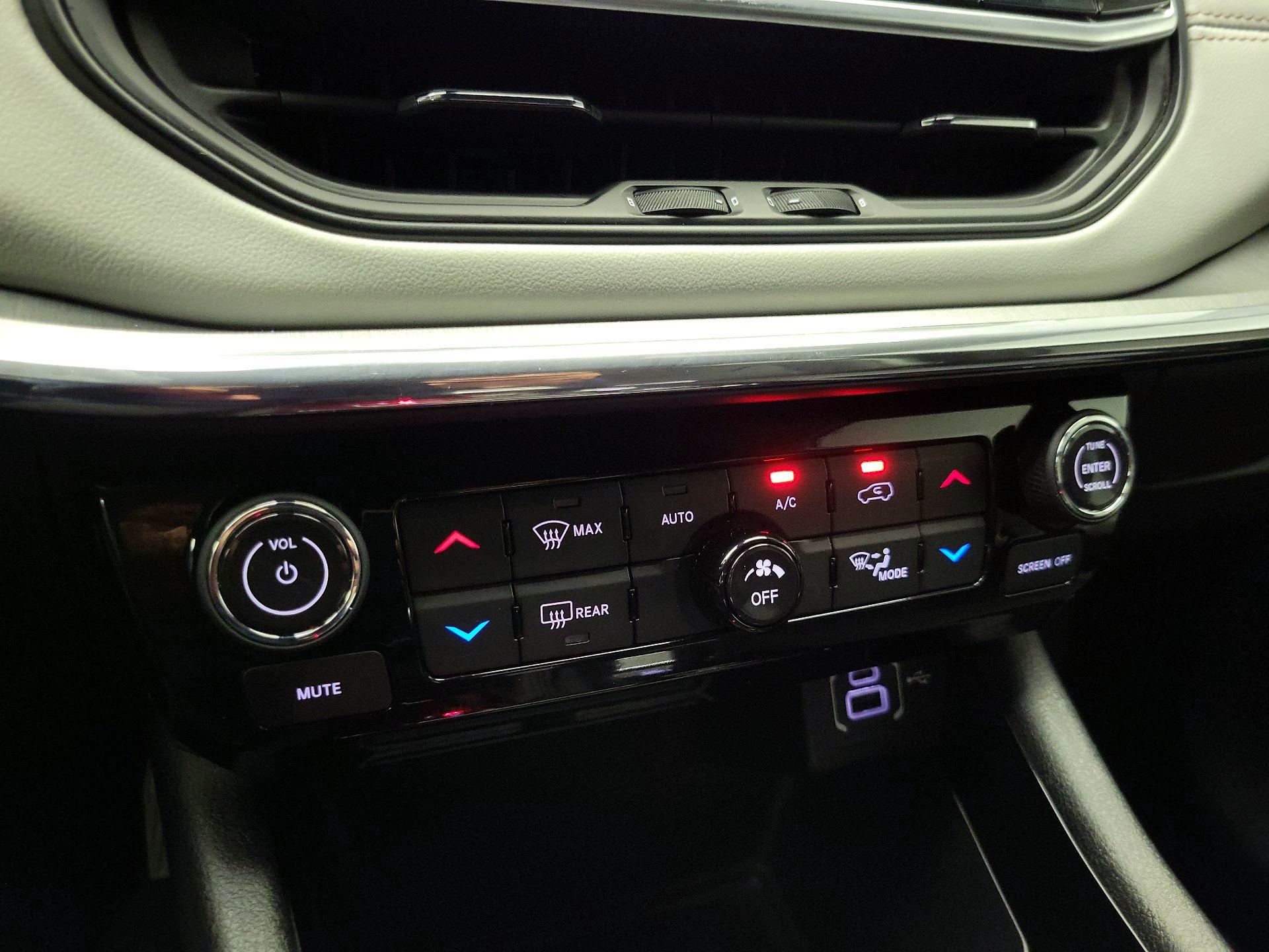 Thumbnail: 2023 Jeep Compass - 17