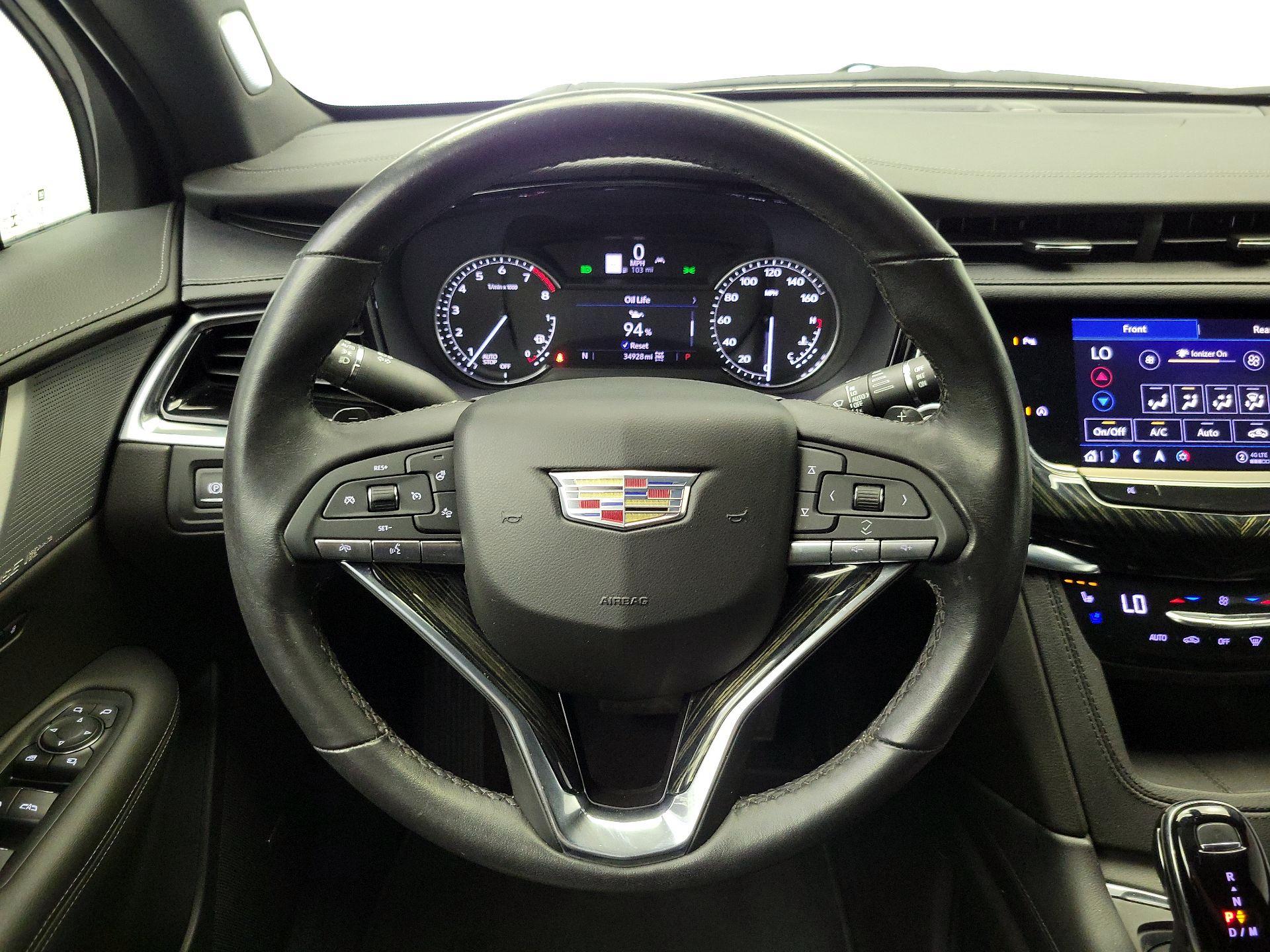 Thumbnail: 2023 Cadillac XT6 - 10