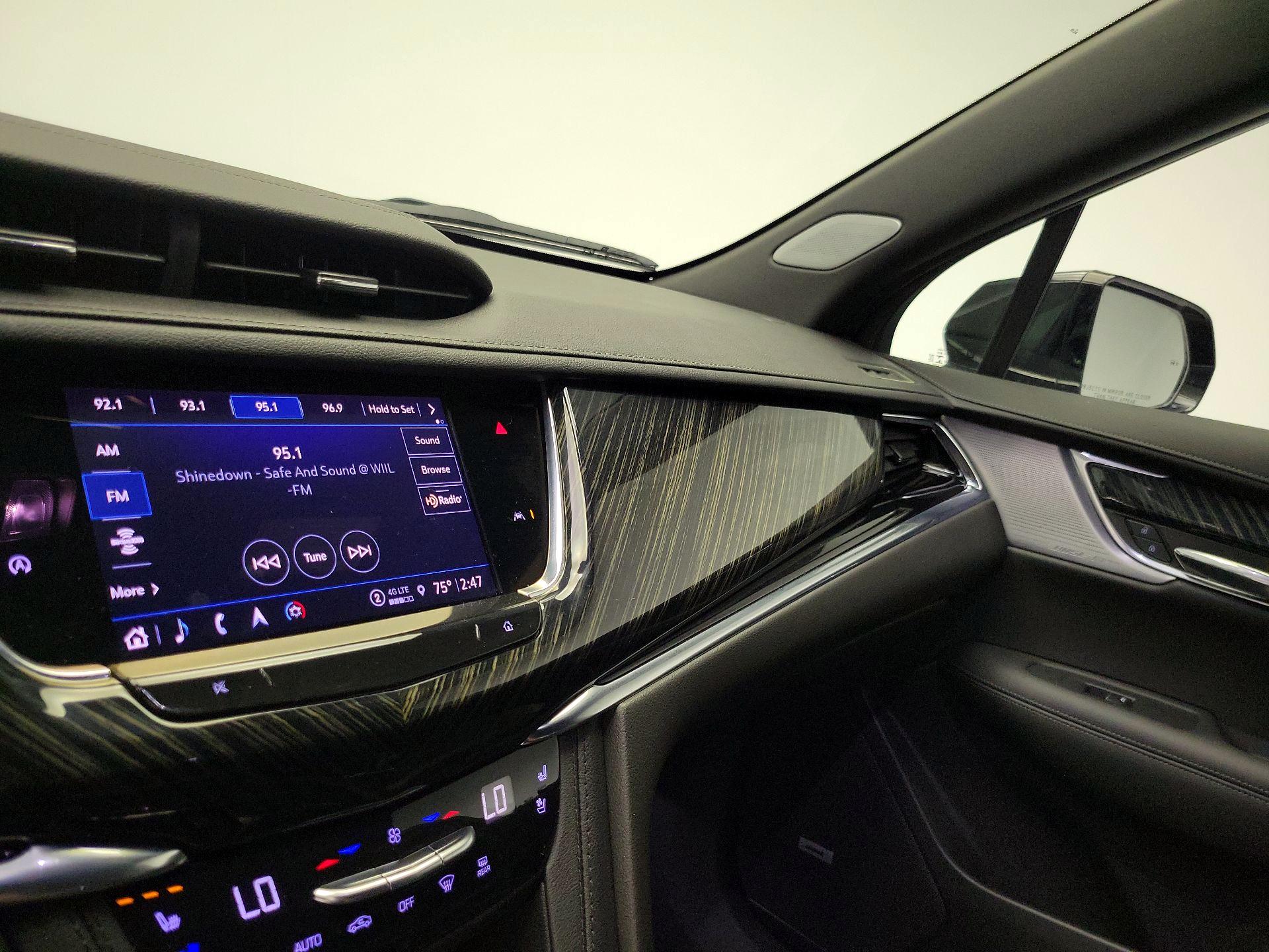 Thumbnail: 2023 Cadillac XT6 - 16