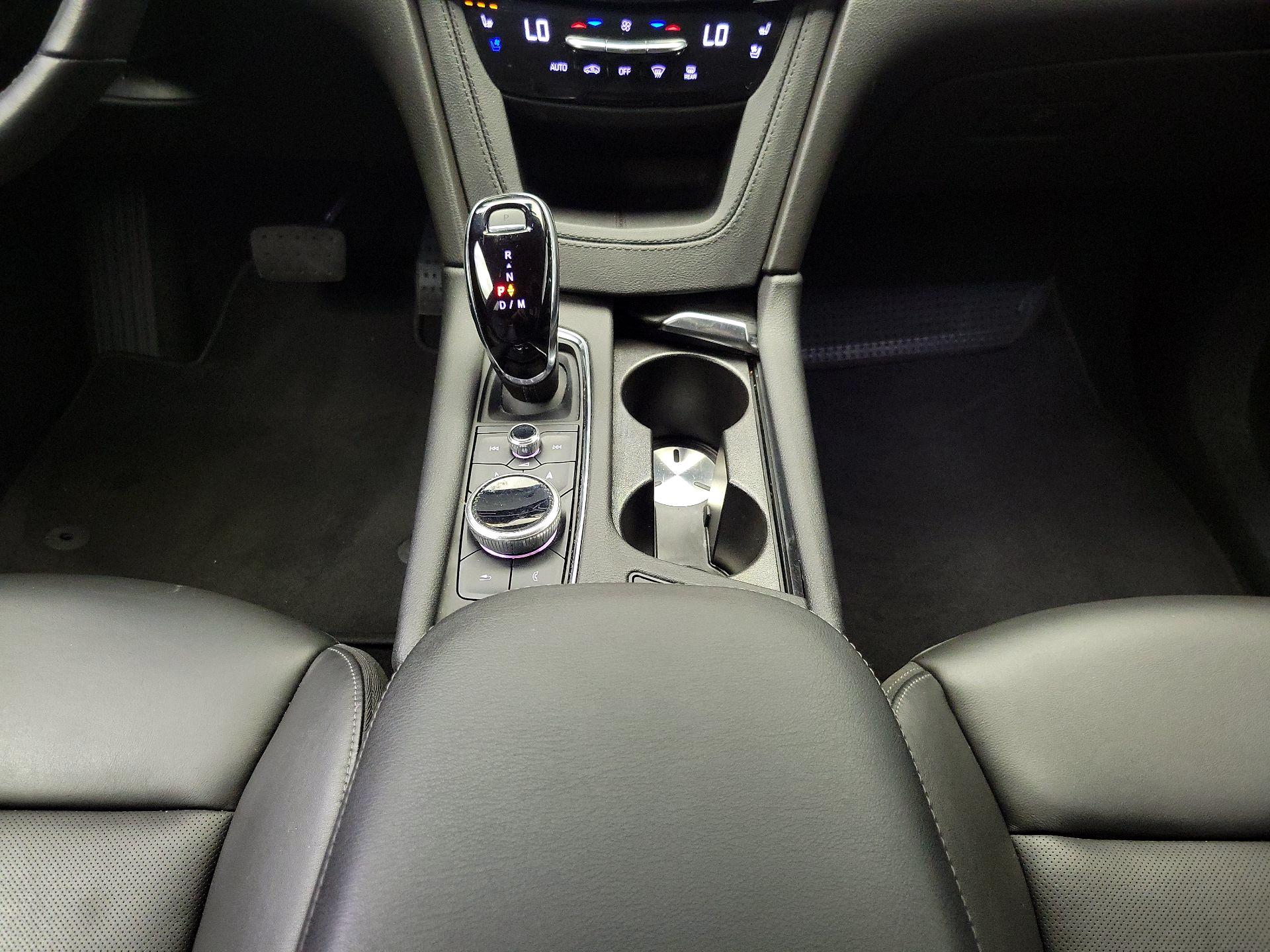 Thumbnail: 2023 Cadillac XT6 - 18