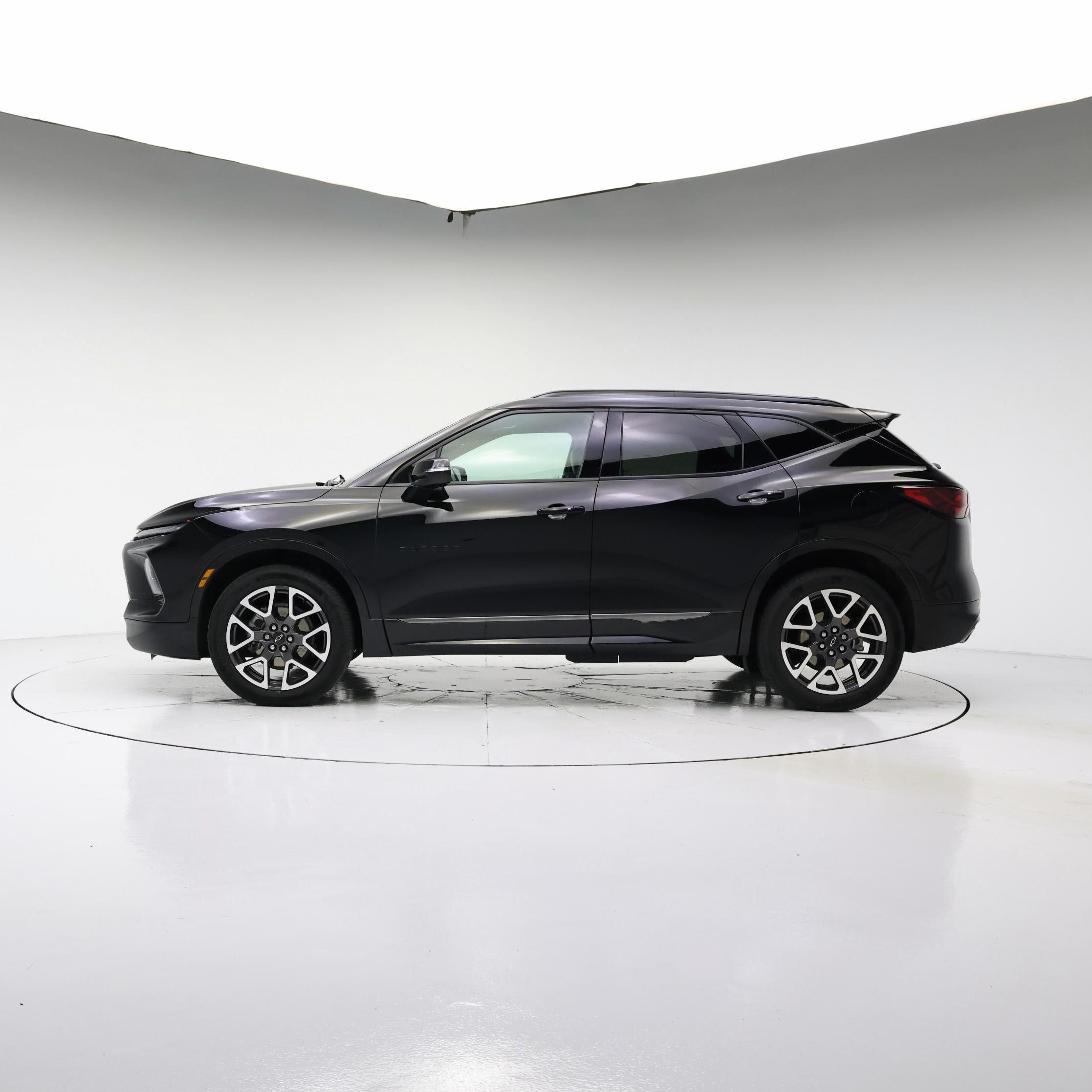 Thumbnail: 2023 Chevrolet Blazer - 3
