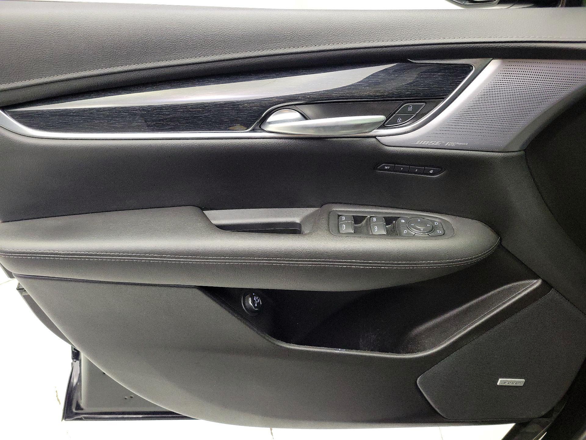 Thumbnail: 2023 Cadillac XT5 - 12