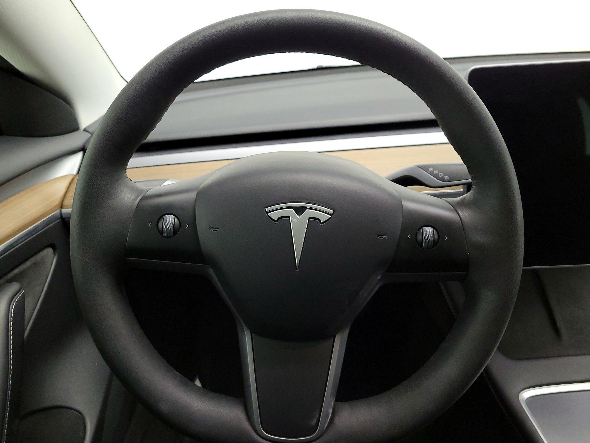 Thumbnail: 2023 Tesla Model 3 - 10