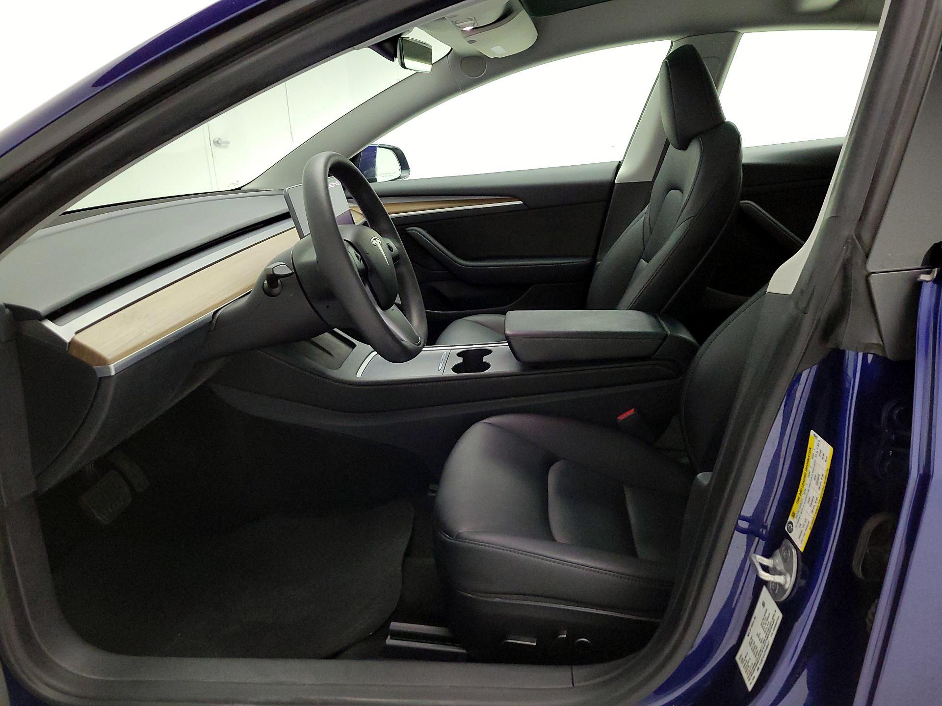 Thumbnail: 2023 Tesla Model 3 - 11