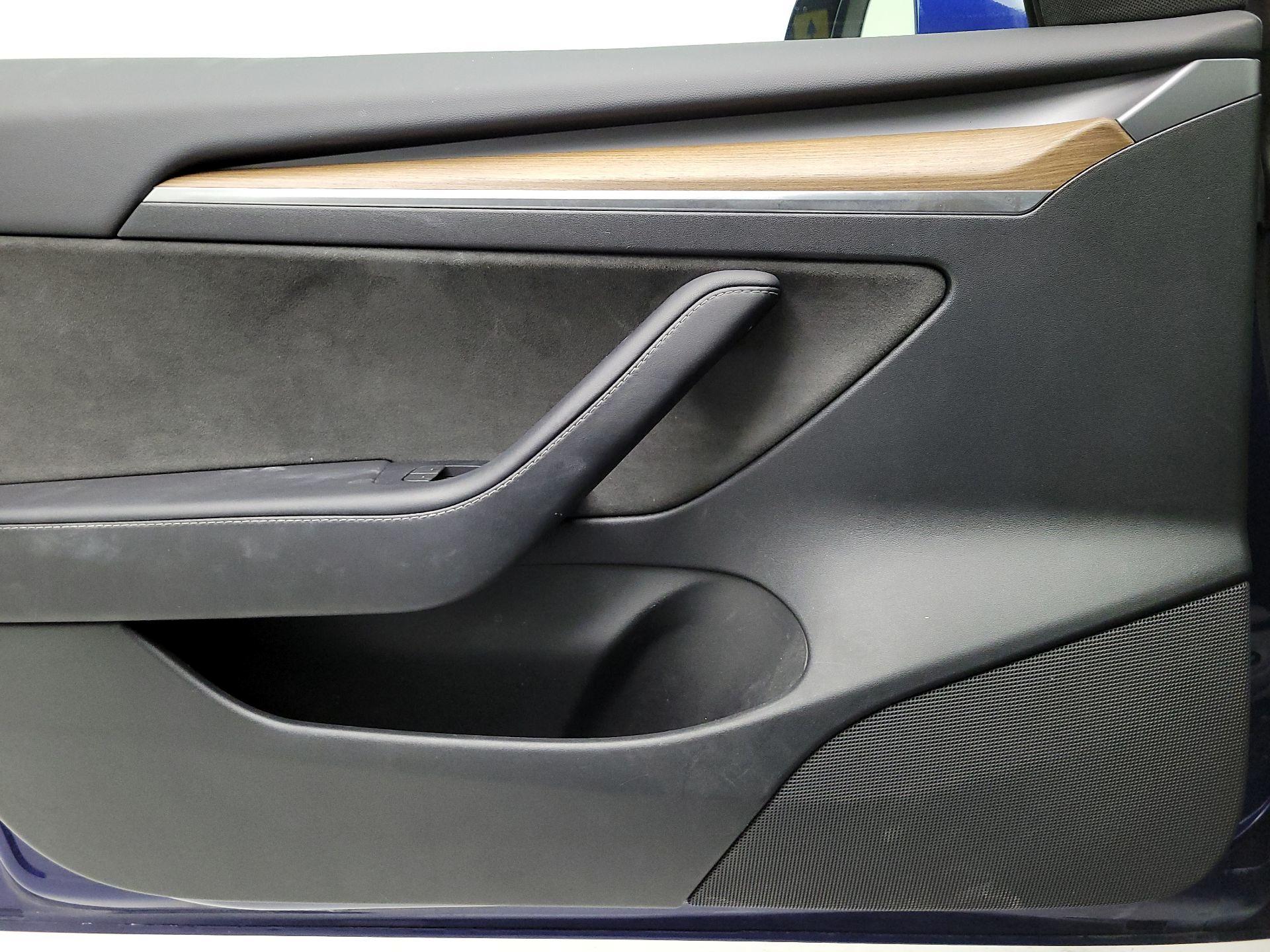 Thumbnail: 2023 Tesla Model 3 - 12