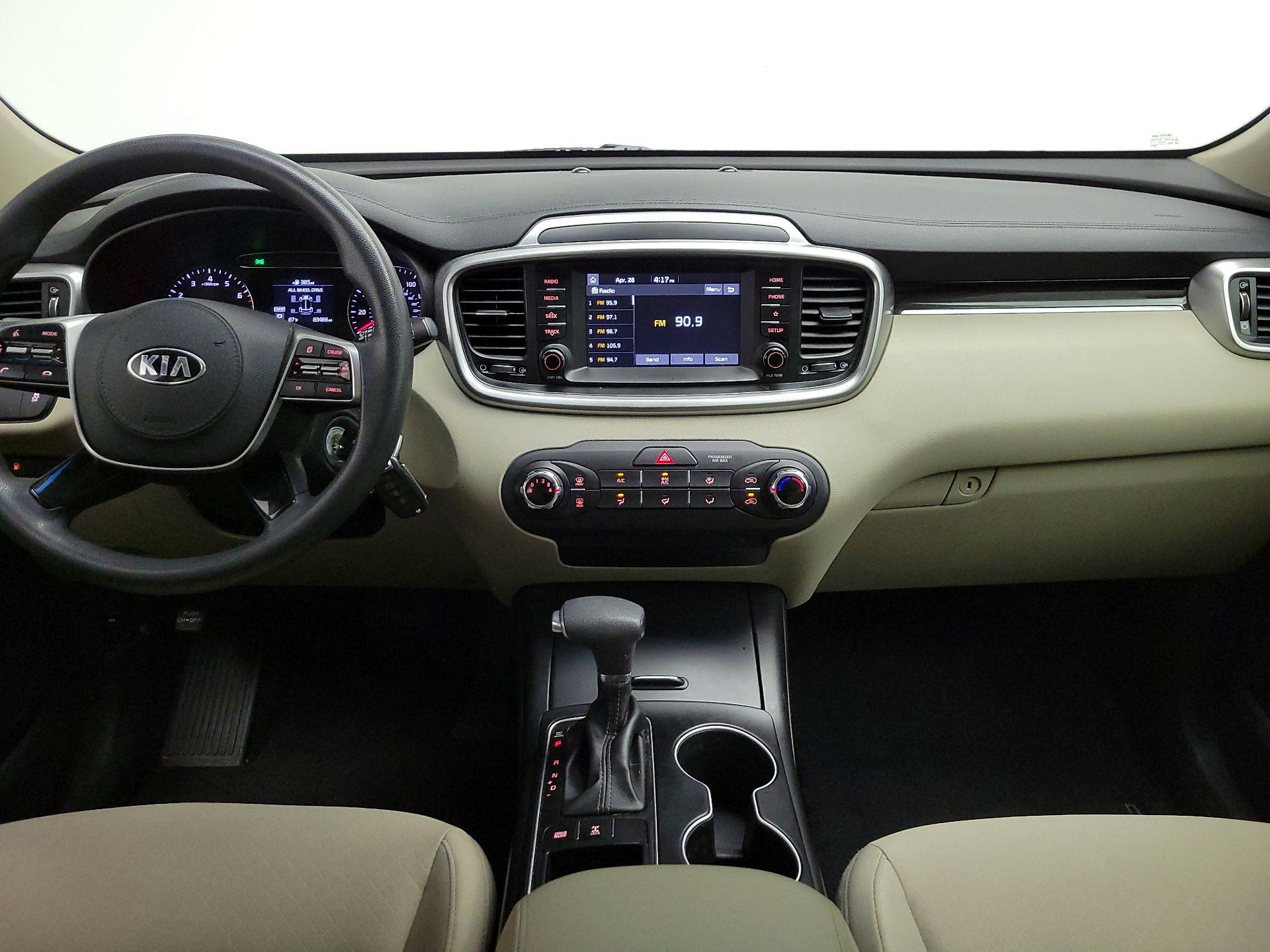 Thumbnail: 2019 Kia Sorento - 9