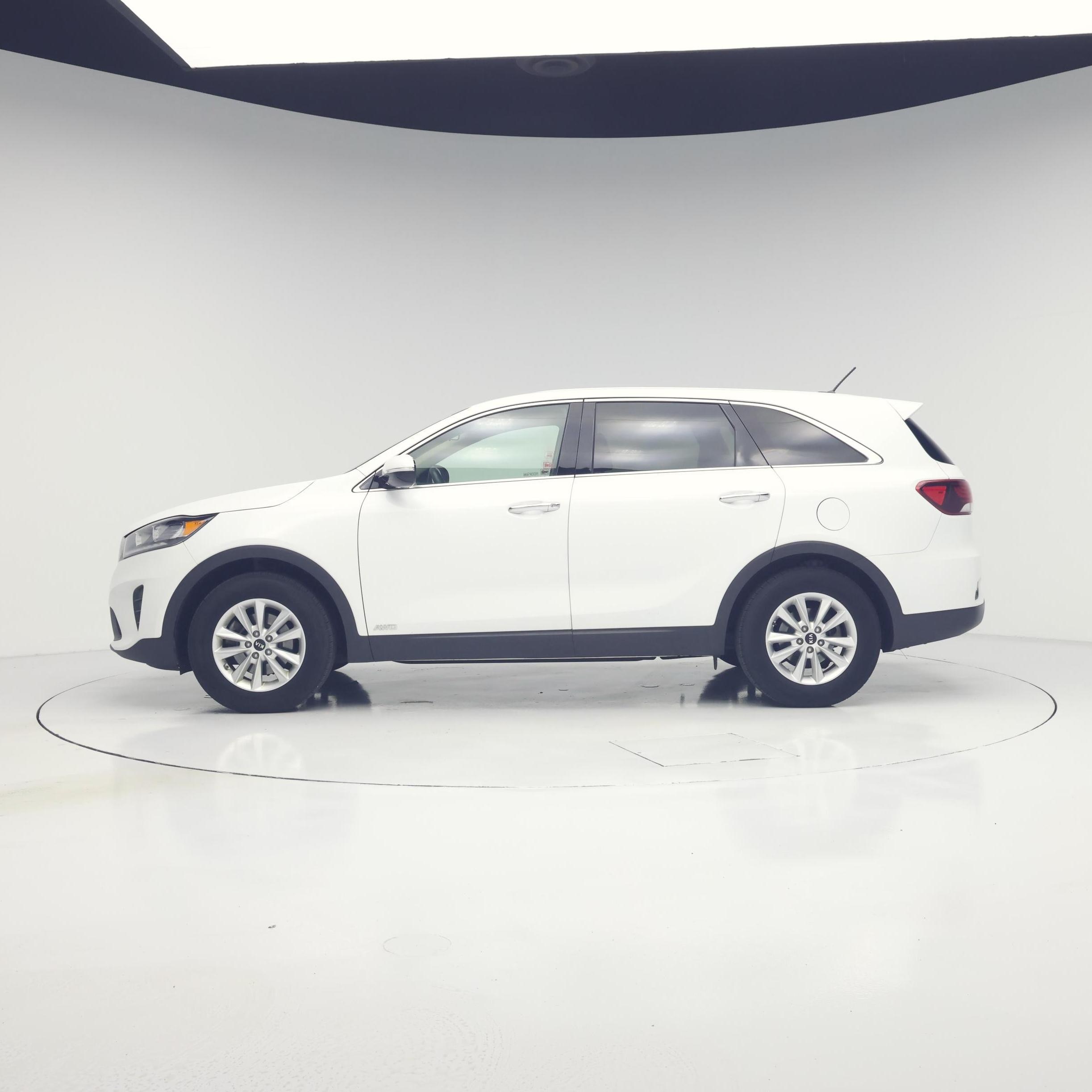 Thumbnail: 2019 Kia Sorento - 3