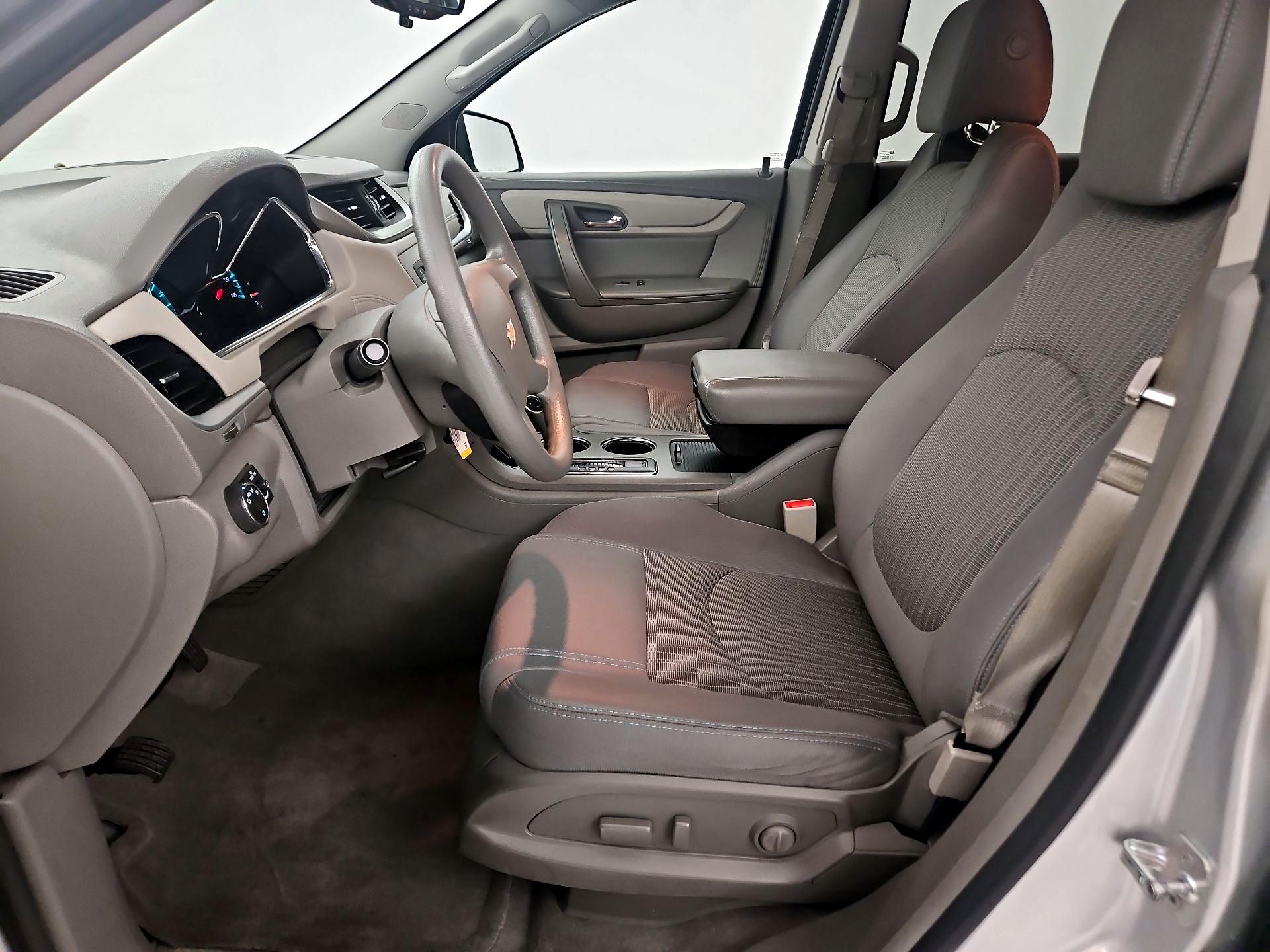 Thumbnail: 2016 Chevrolet Traverse - 9