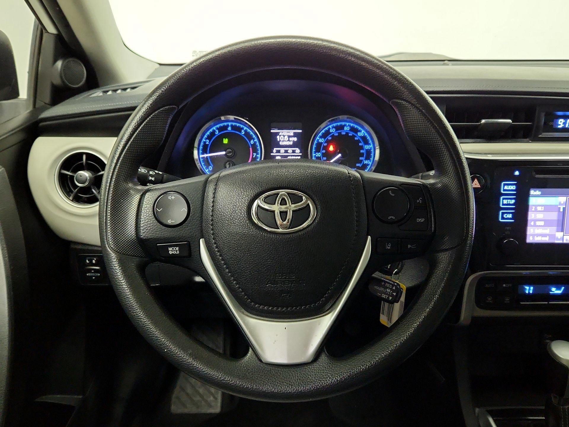 Thumbnail: 2017 Toyota Corolla - 10