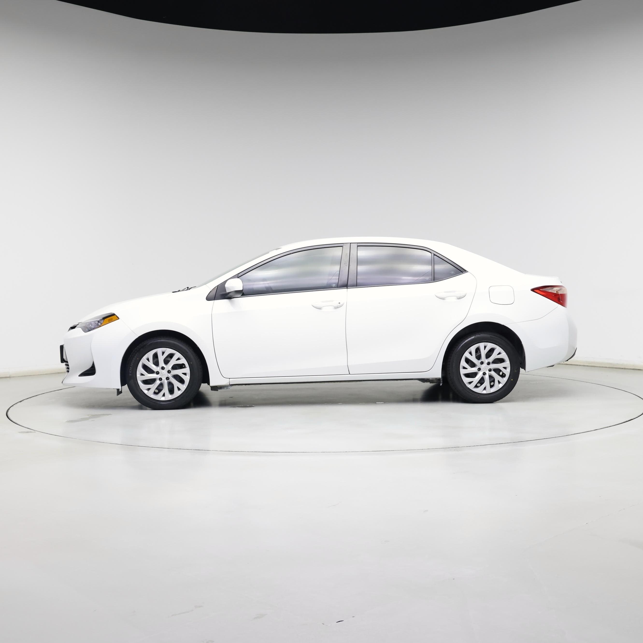 Thumbnail: 2017 Toyota Corolla - 3