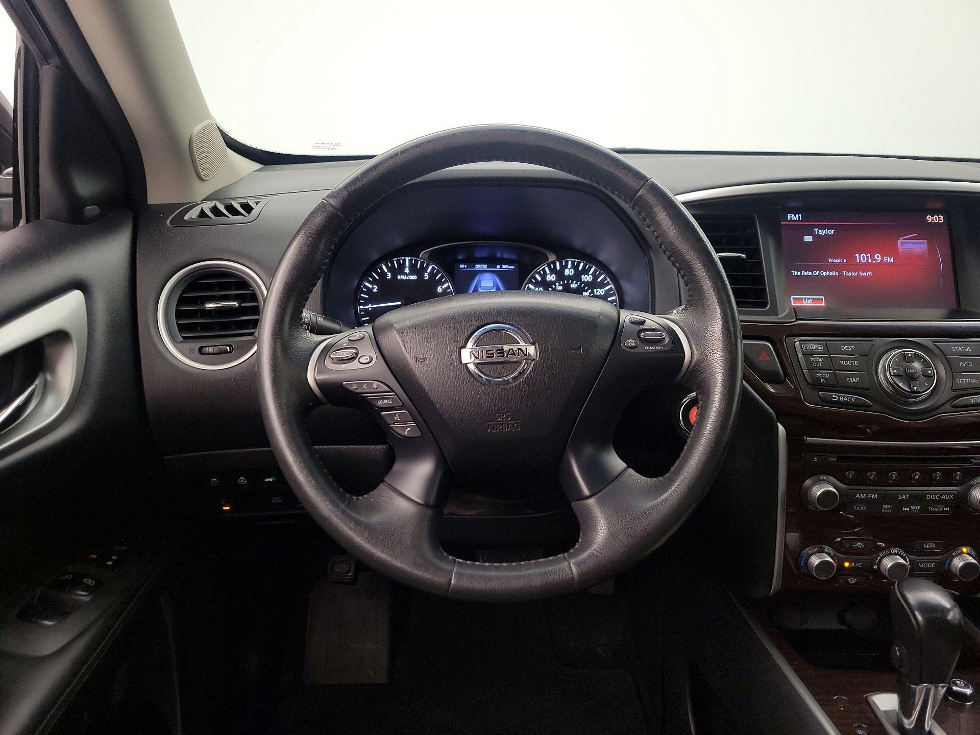 Thumbnail: 2015 Nissan Pathfinder - 10