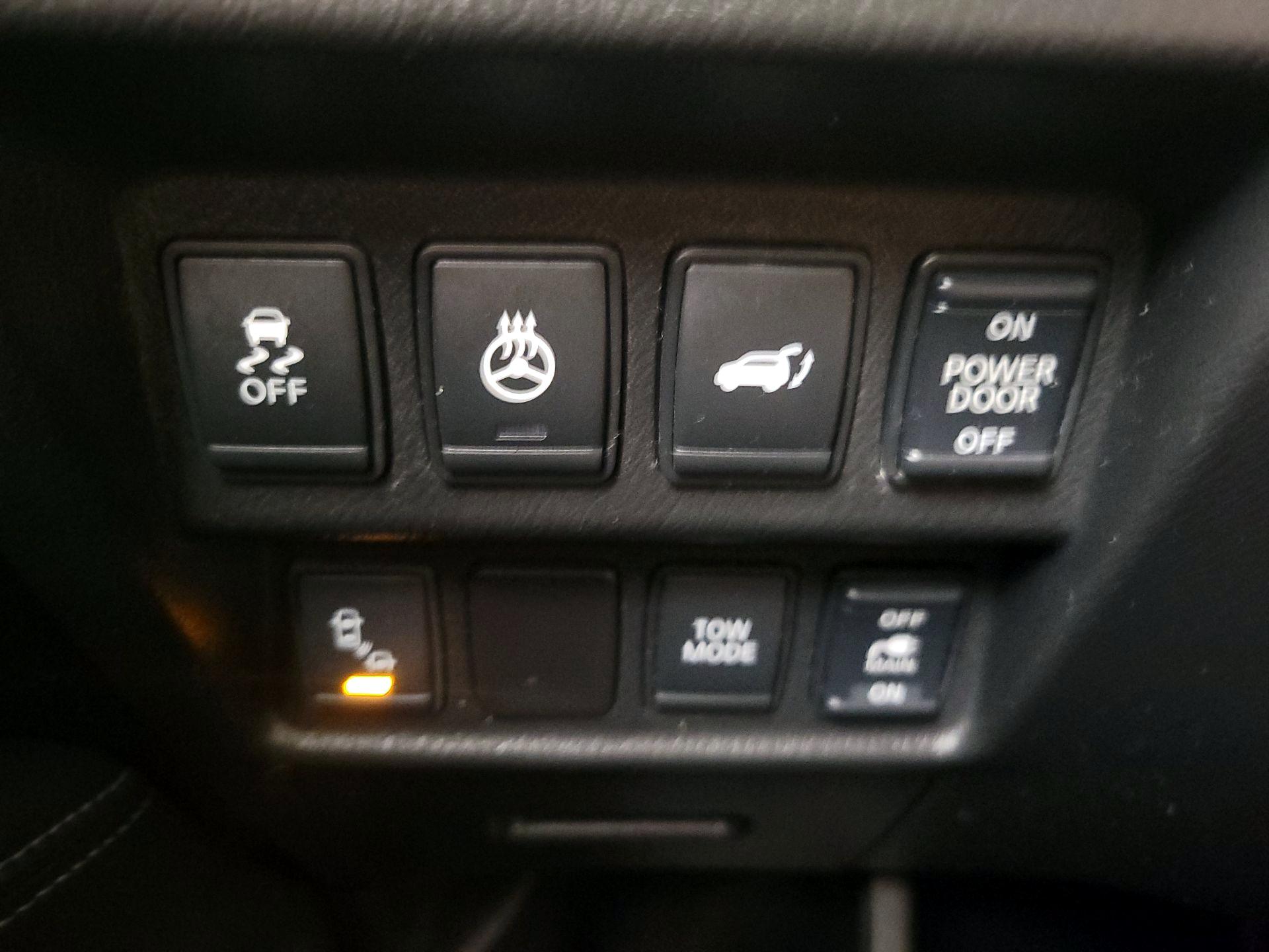 Thumbnail: 2015 Nissan Pathfinder - 13