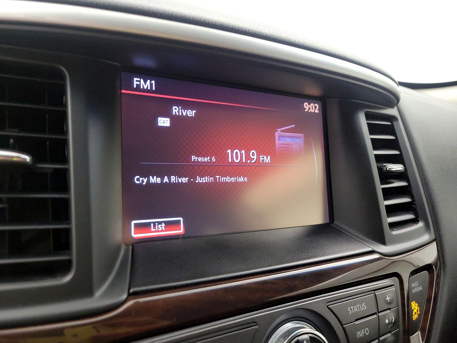 Thumbnail: 2015 Nissan Pathfinder - 16
