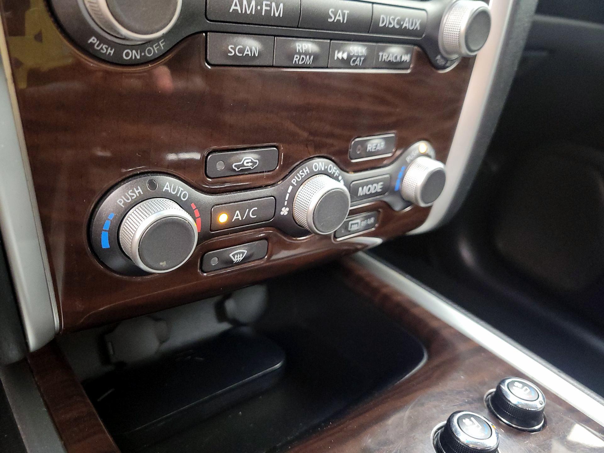 Thumbnail: 2015 Nissan Pathfinder - 17