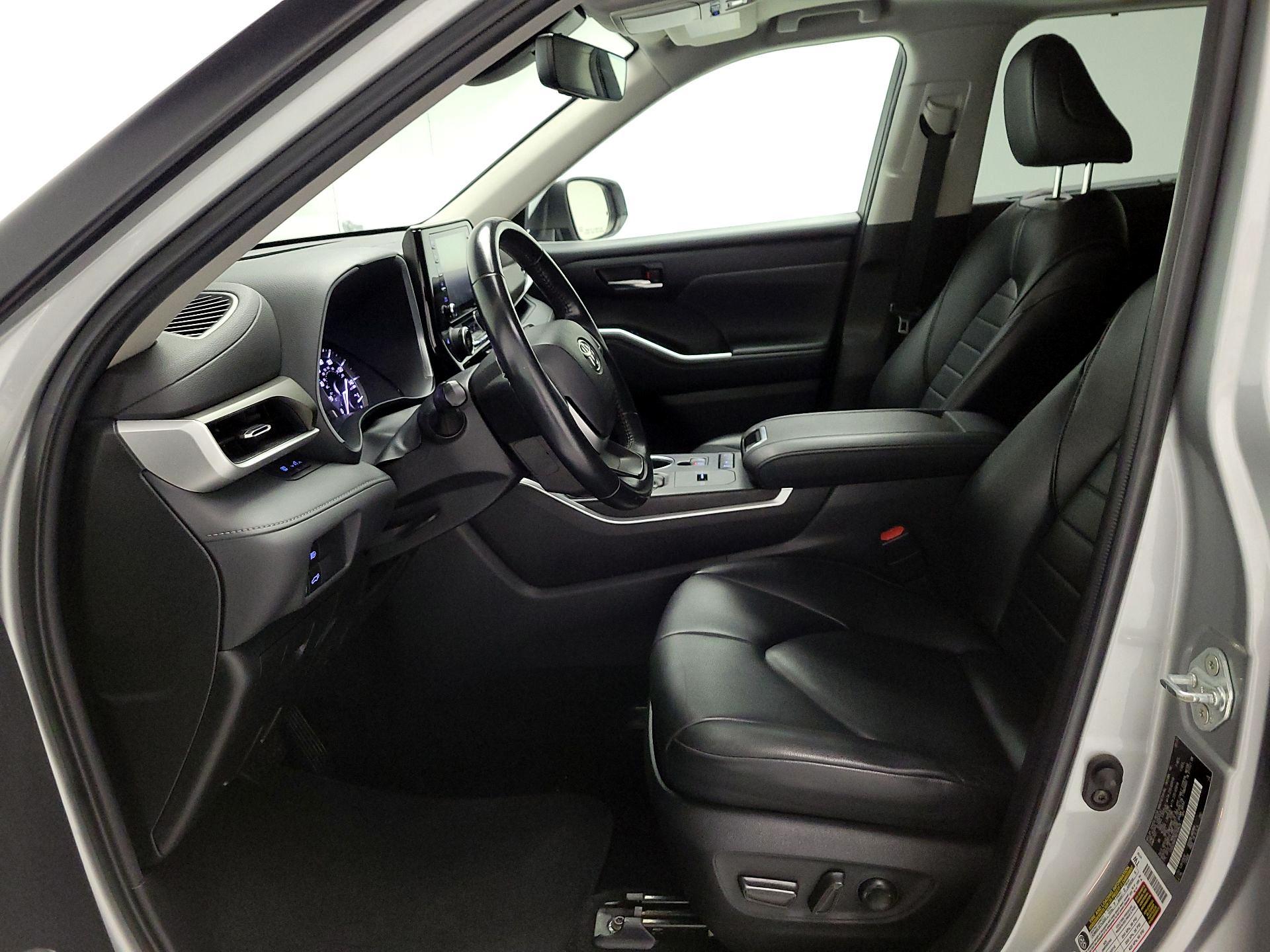 Thumbnail: 2022 Toyota Highlander - 11