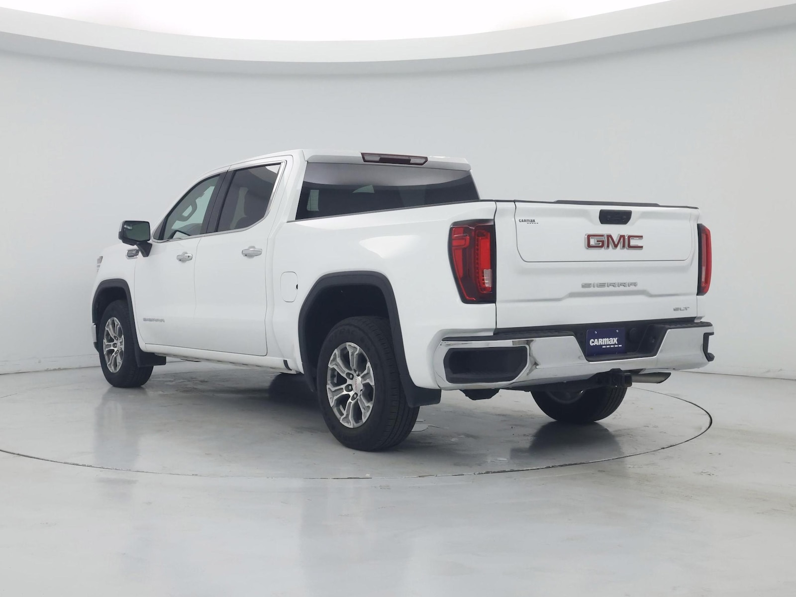 2024 GMC Sierra 1500 SLT - Photo 3