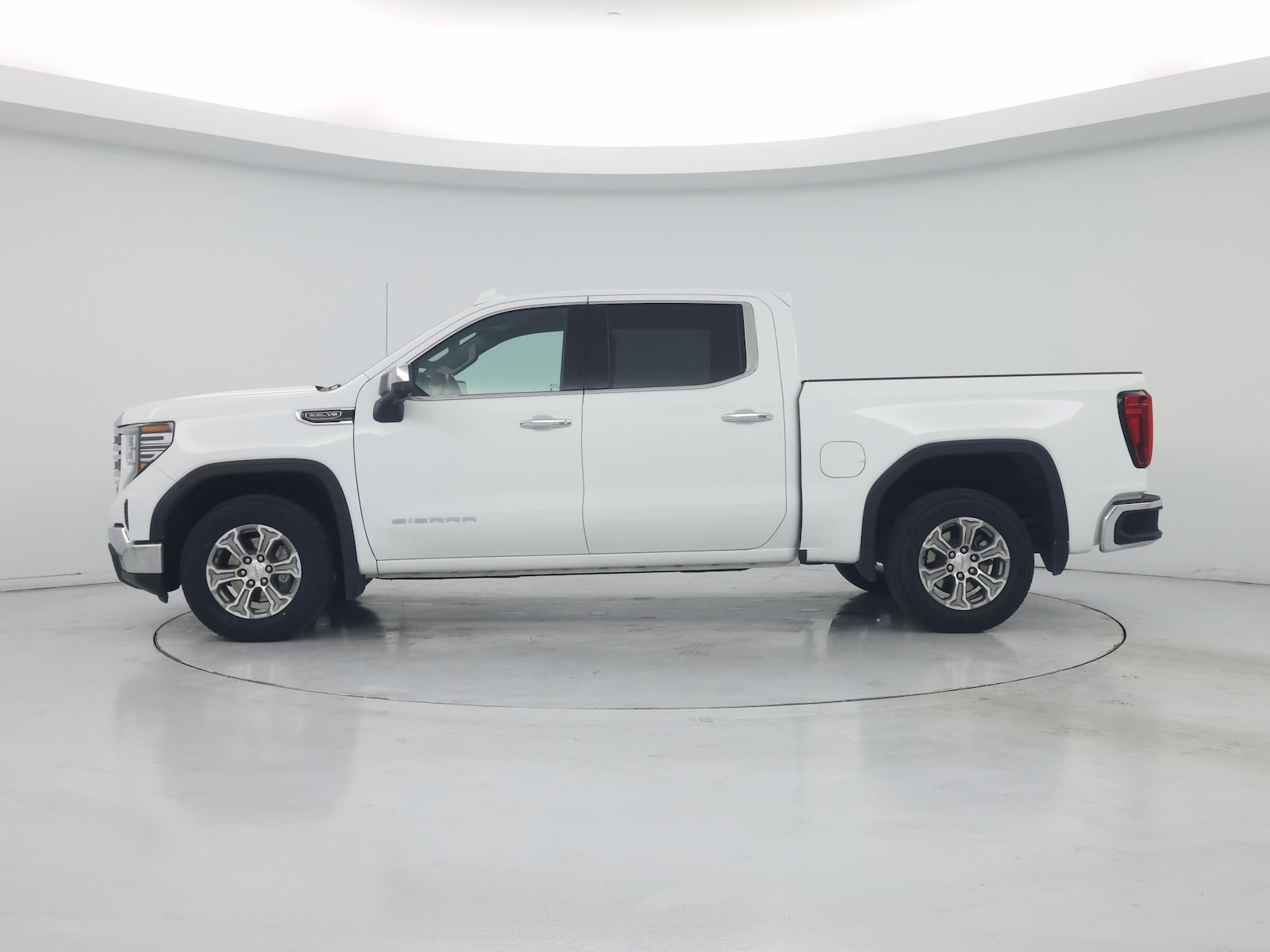 2024 GMC Sierra 1500 SLT - Photo 4