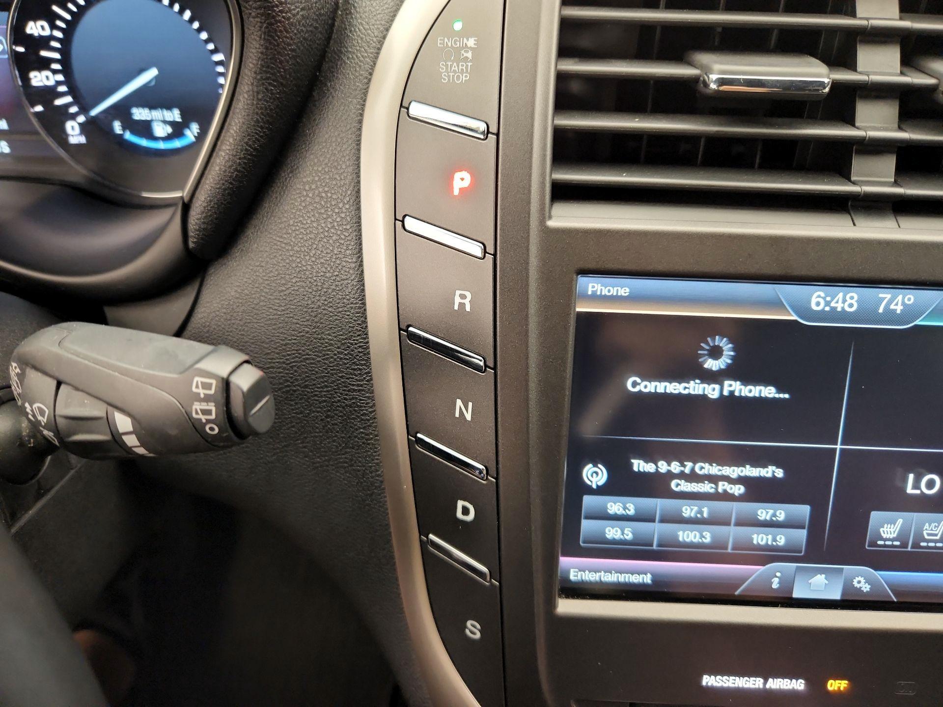 Thumbnail: 2015 Lincoln MKC - 17