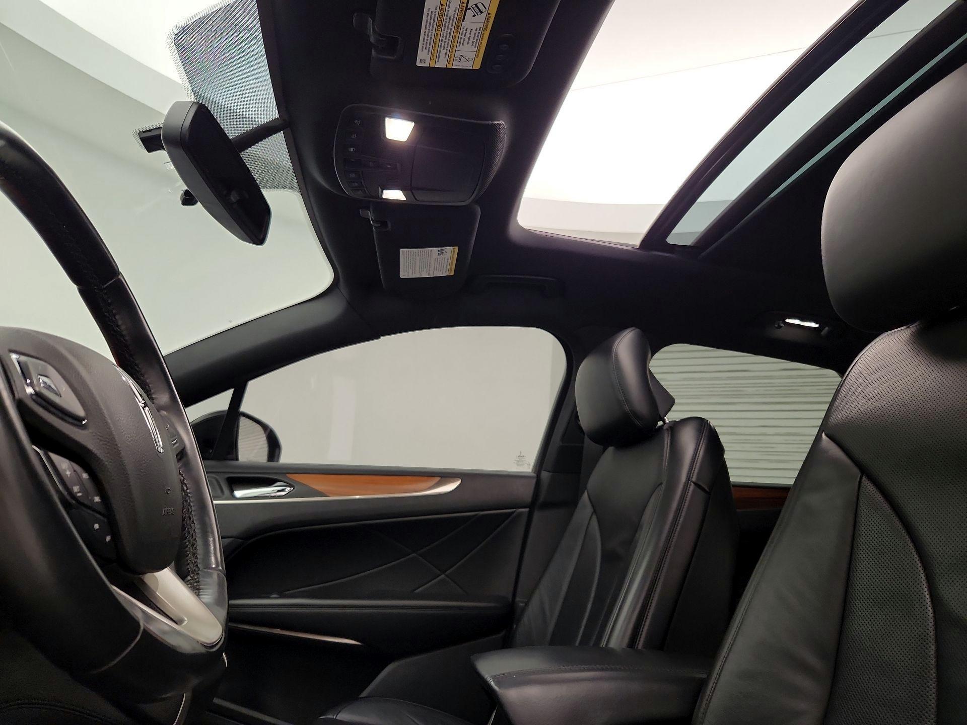 Thumbnail: 2015 Lincoln MKC - 19