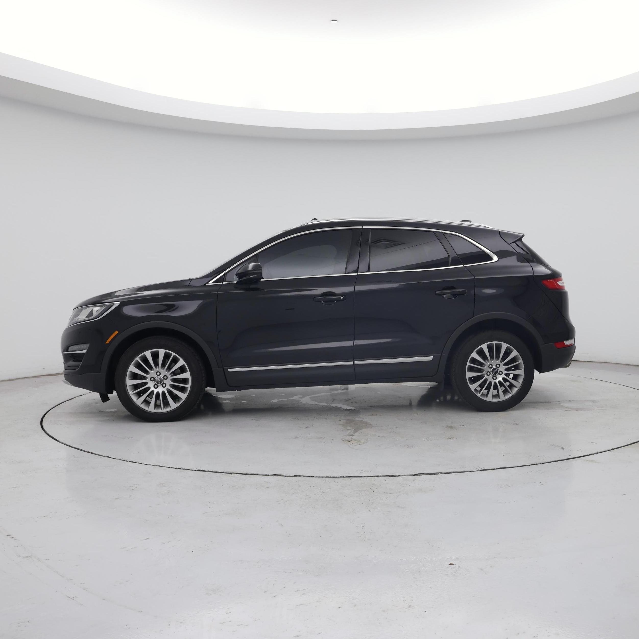Thumbnail: 2015 Lincoln MKC - 3