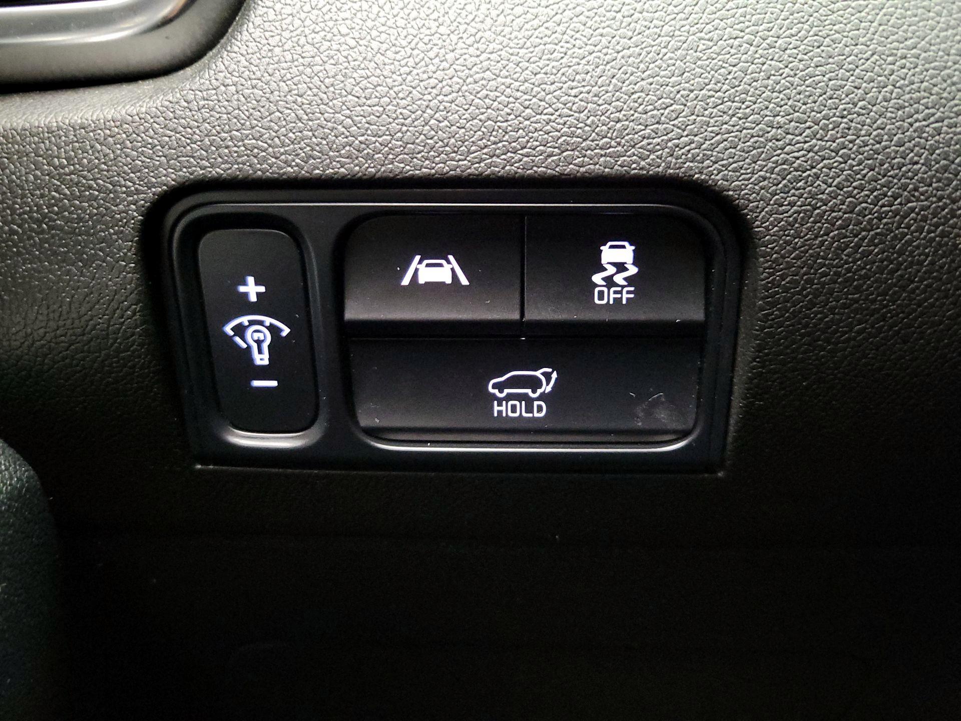 Thumbnail: 2023 Kia Sorento - 13