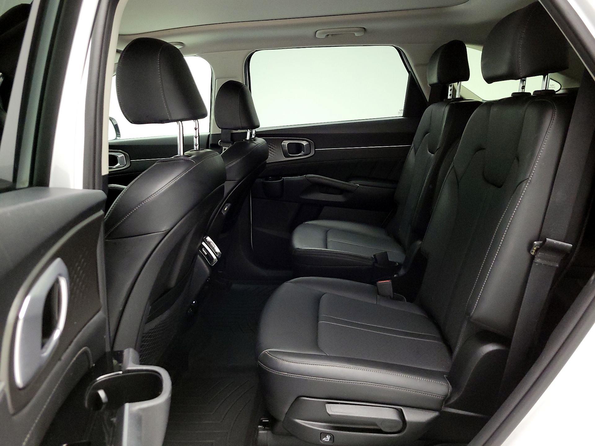 Thumbnail: 2023 Kia Sorento - 20