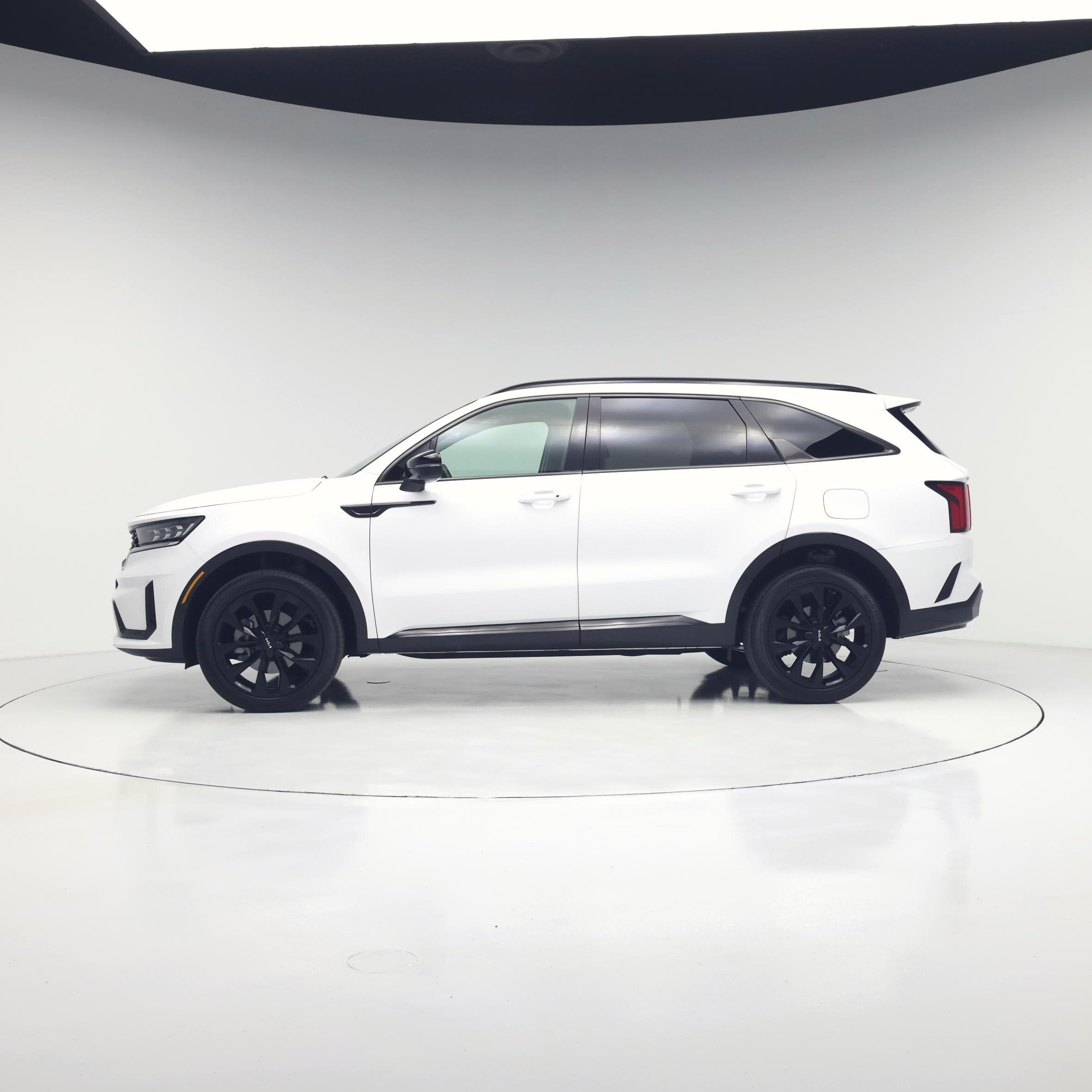 Thumbnail: 2023 Kia Sorento - 3