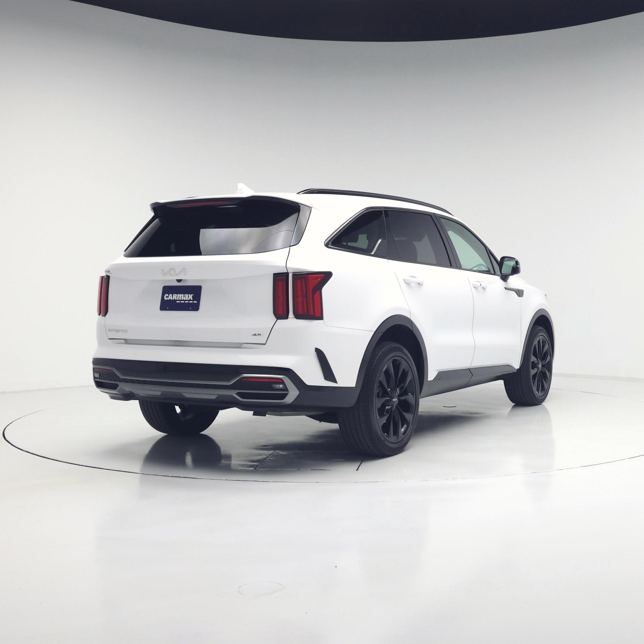 Thumbnail: 2023 Kia Sorento - 8