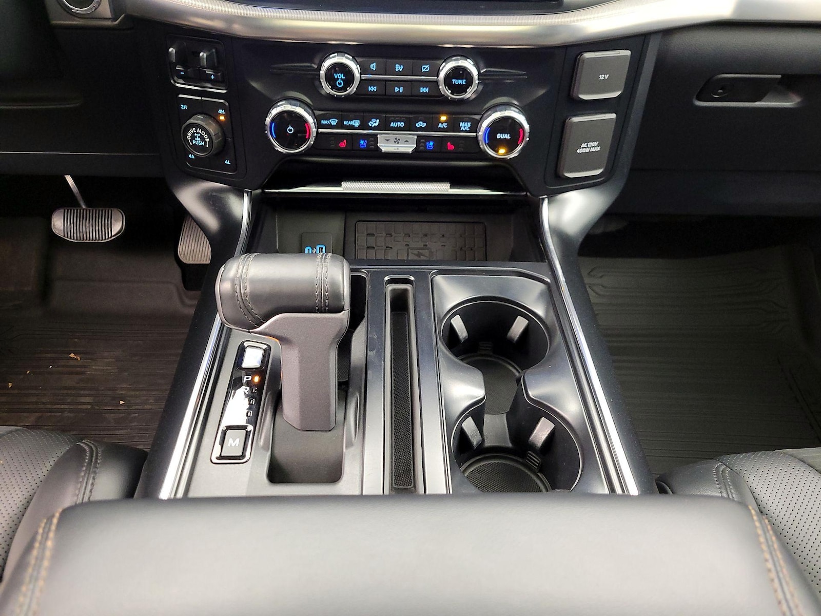 2023 Ford F-150 Raptor - Photo 18