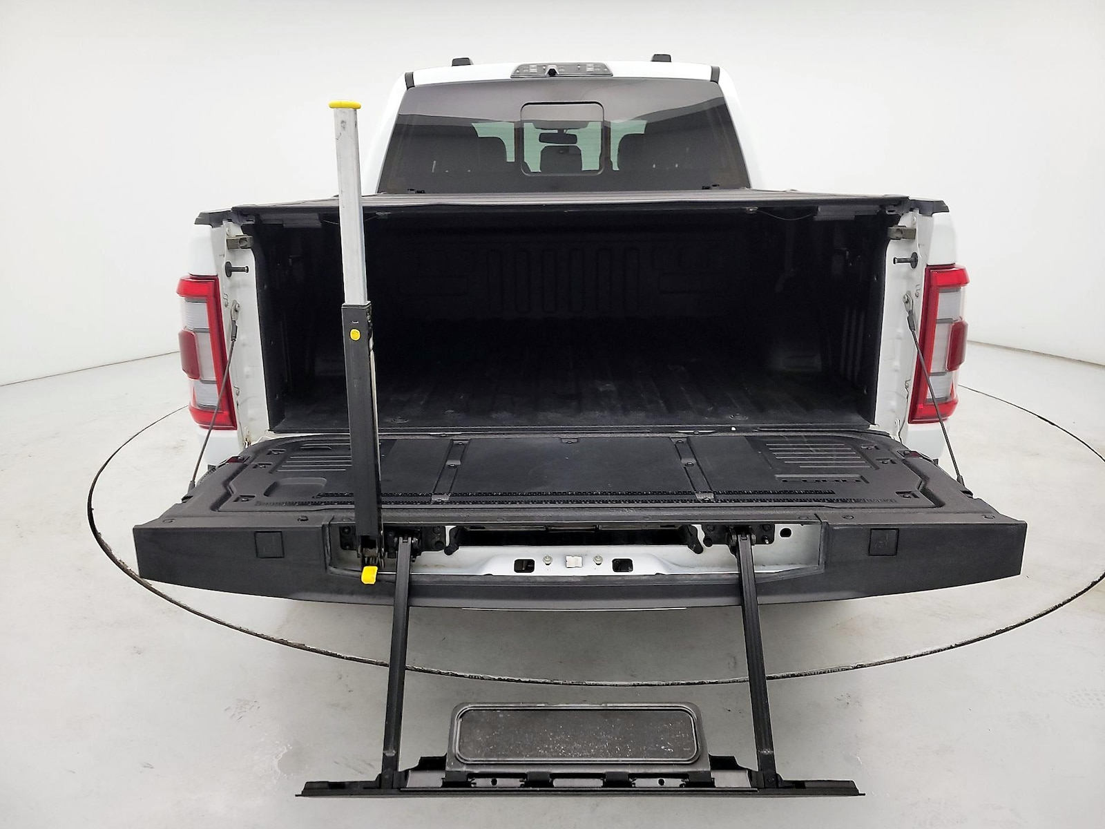 2023 Ford F-150 Raptor - Photo 23