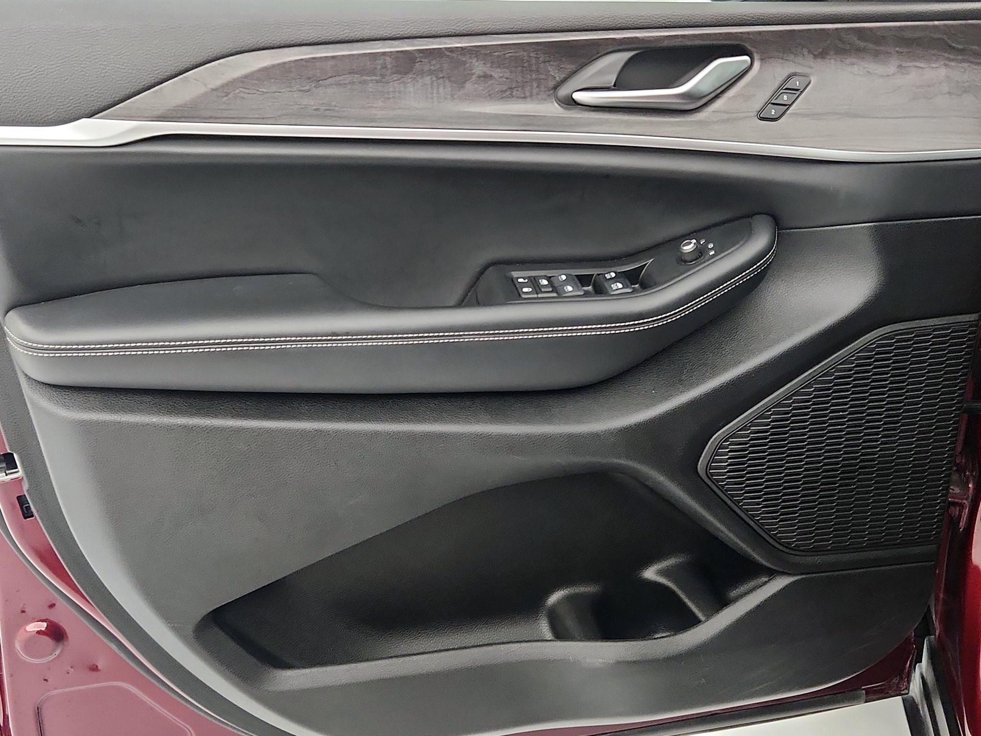 Thumbnail: 2024 Jeep Grand Cherokee - 12