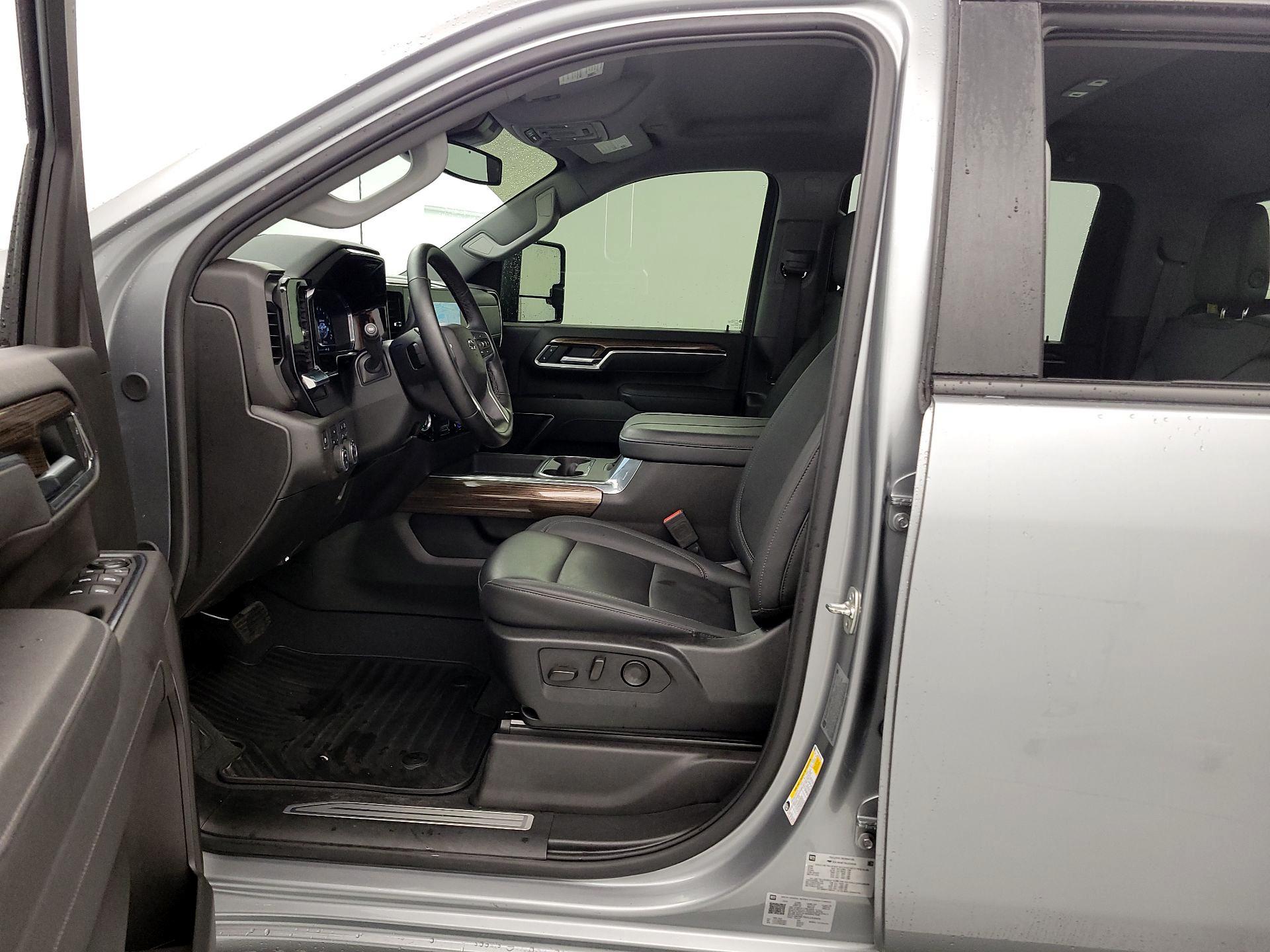 Thumbnail: 2025 Chevrolet Silverado 2500 - 11