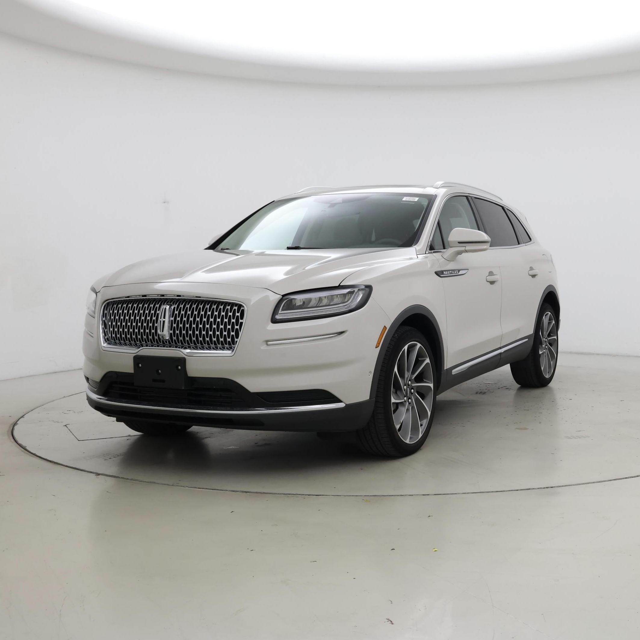 Thumbnail: 2023 Lincoln Nautilus - 4