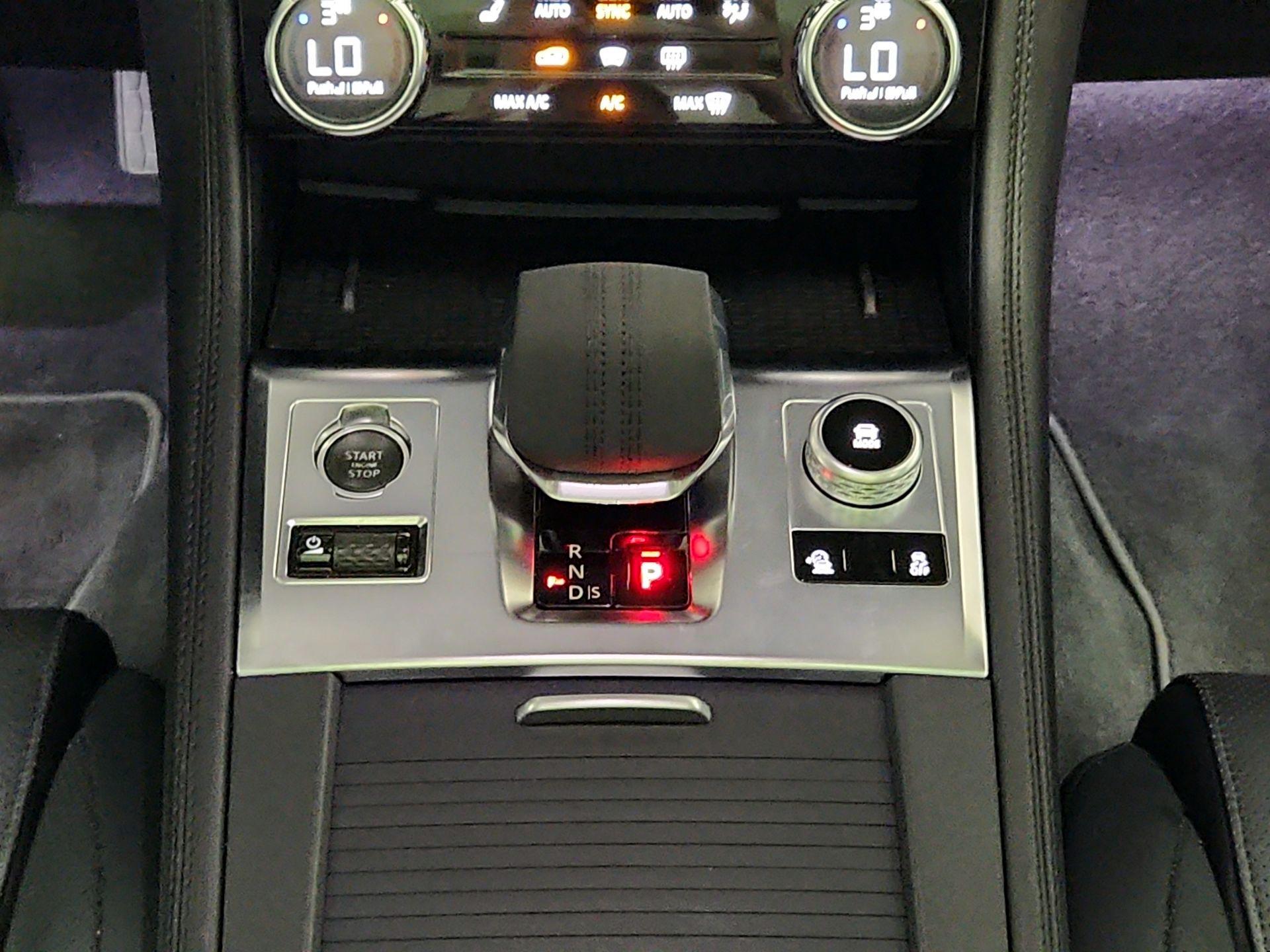 Thumbnail: 2021 Jaguar F-Pace - 18