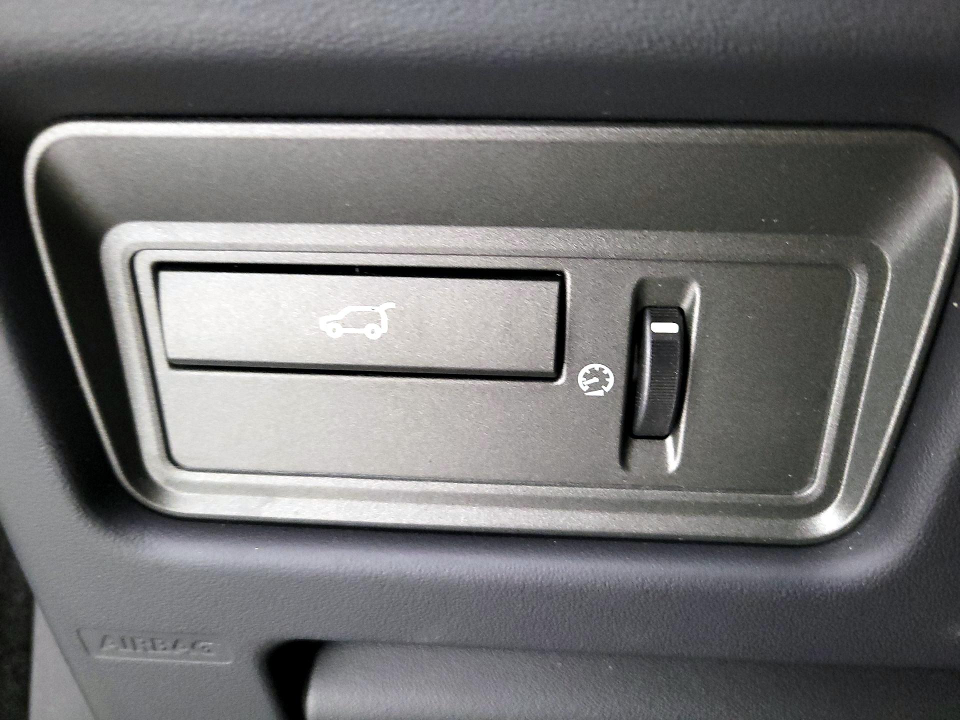 Thumbnail: 2015 Land Rover Range Rover Evoque - 13