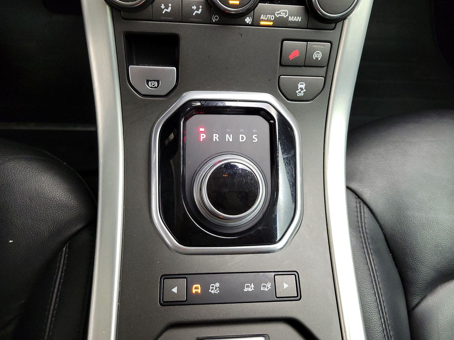 Thumbnail: 2015 Land Rover Range Rover Evoque - 18