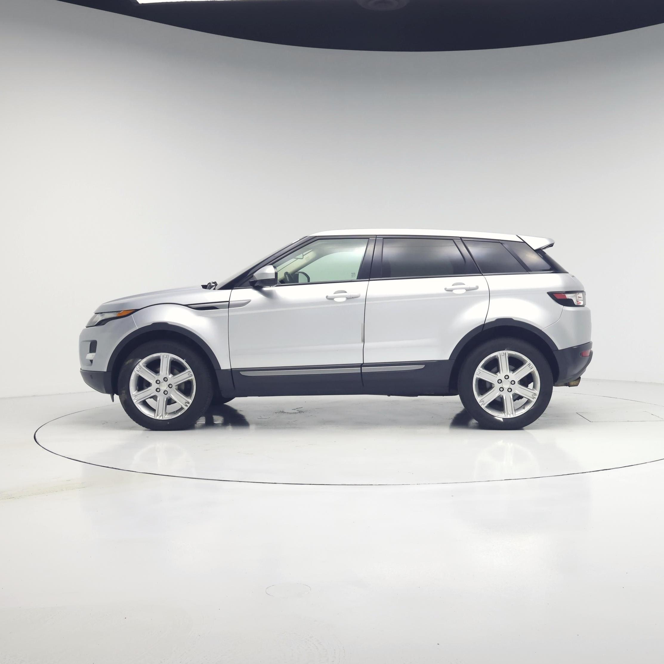 Thumbnail: 2015 Land Rover Range Rover Evoque - 3