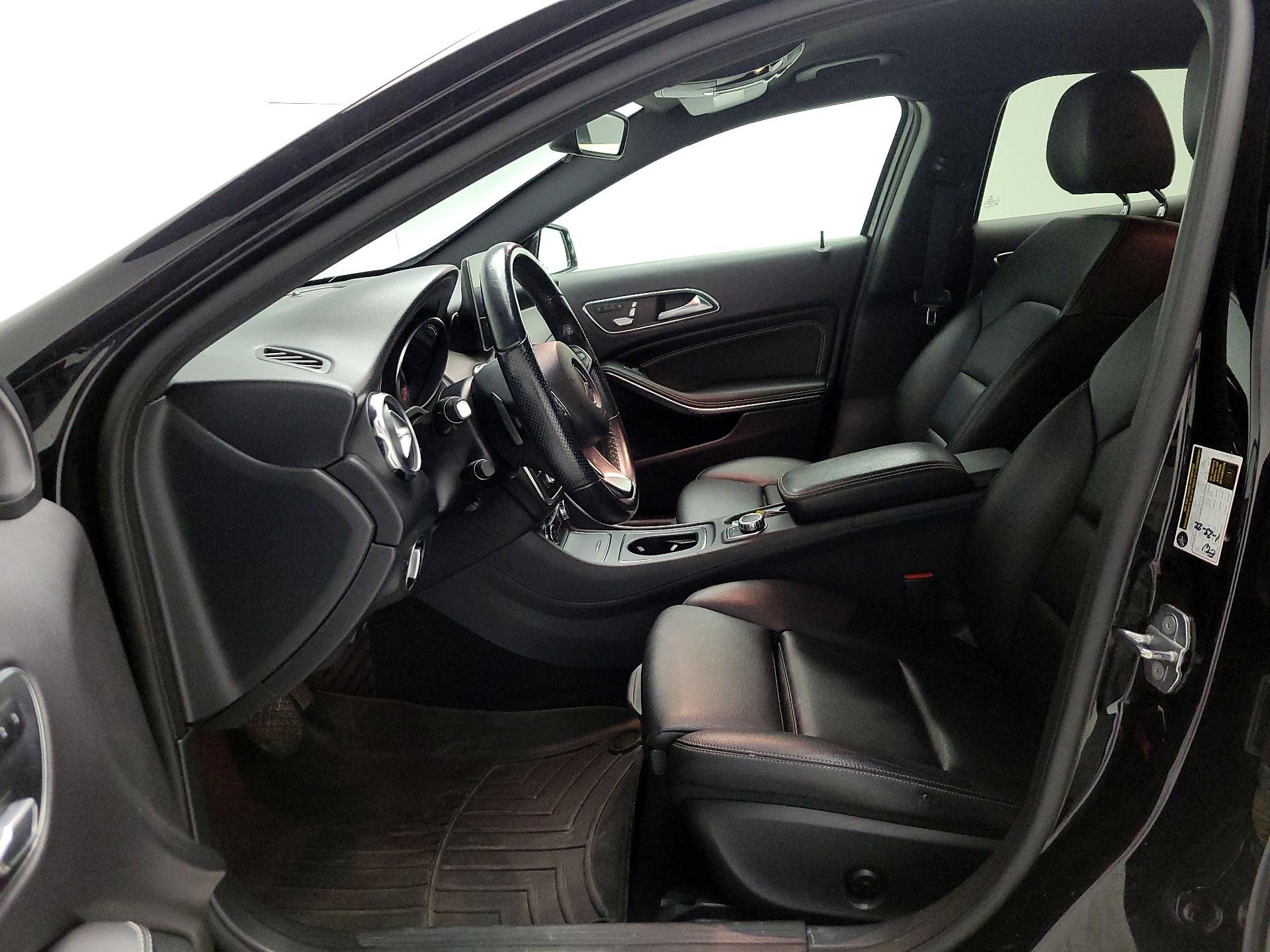 Thumbnail: 2019 Mercedes-Benz GLA - 11