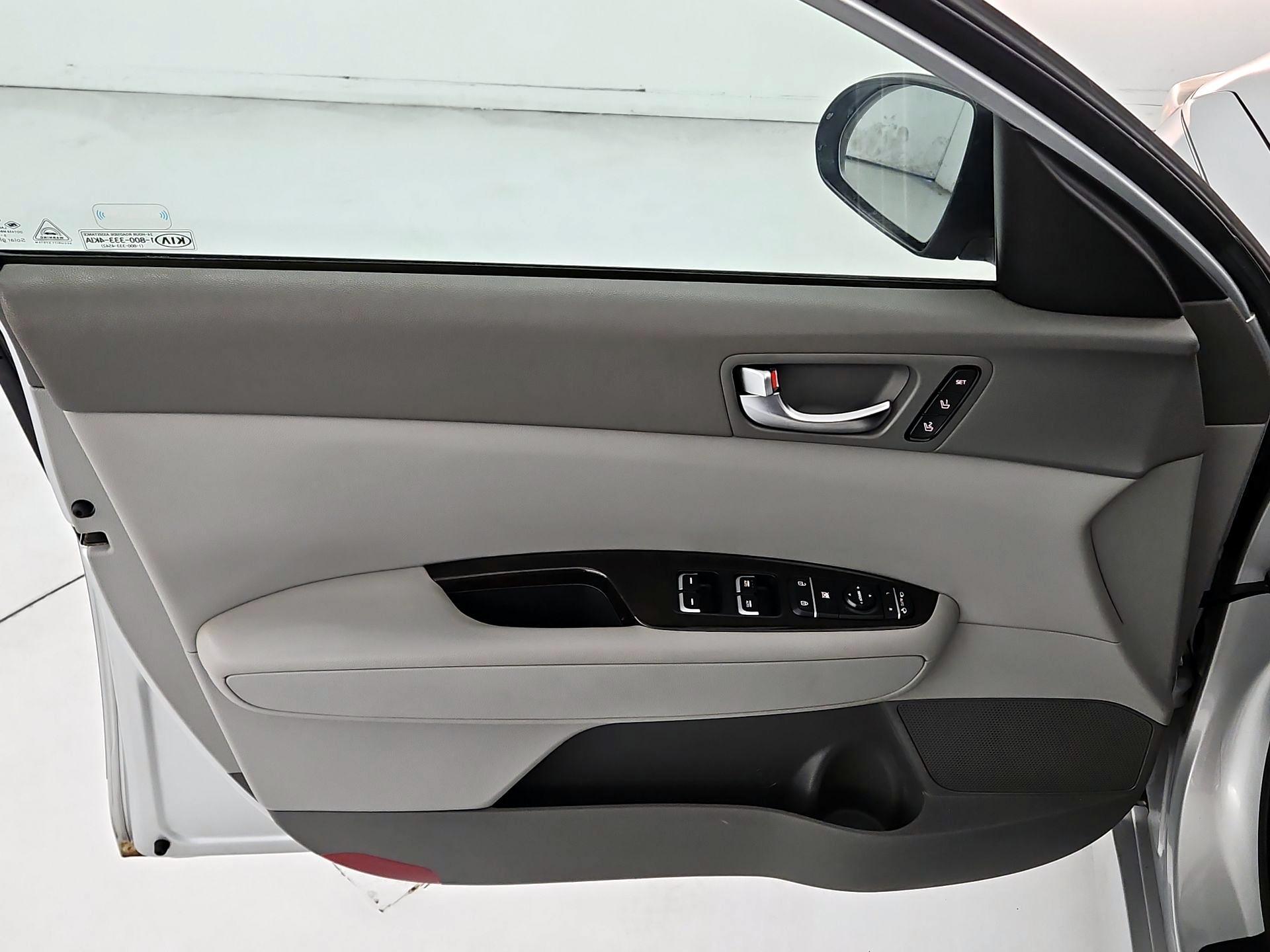 Thumbnail: 2016 Kia Optima - 12
