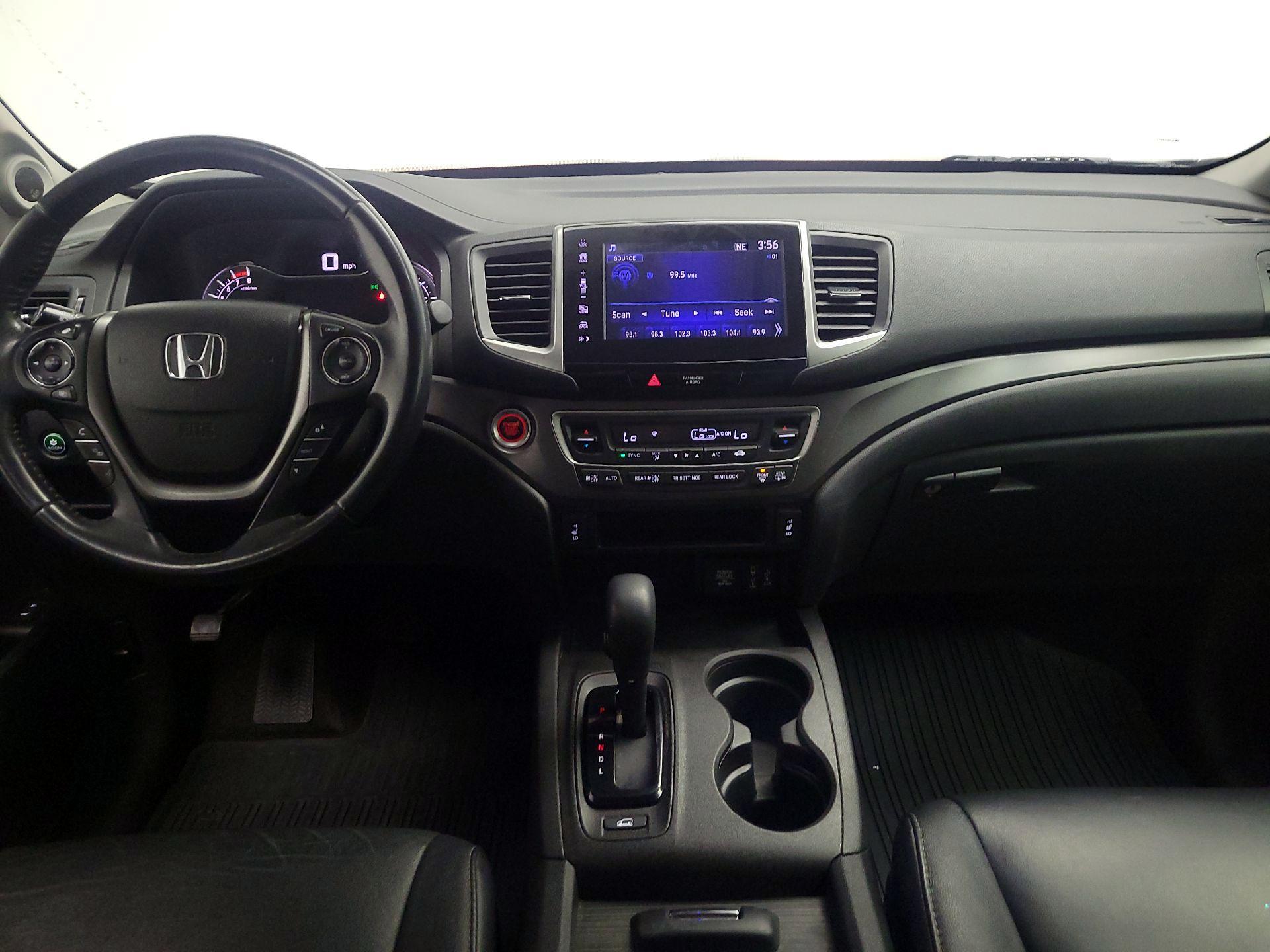 Thumbnail: 2017 Honda Pilot - 9