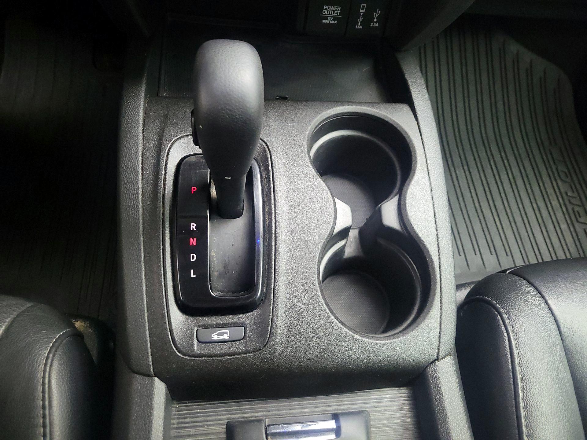 Thumbnail: 2017 Honda Pilot - 17
