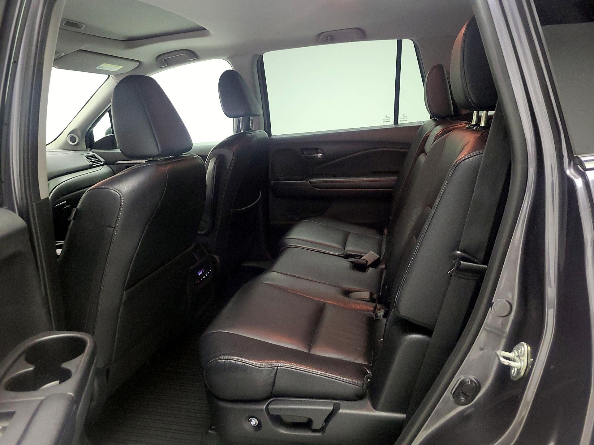 Thumbnail: 2017 Honda Pilot - 19