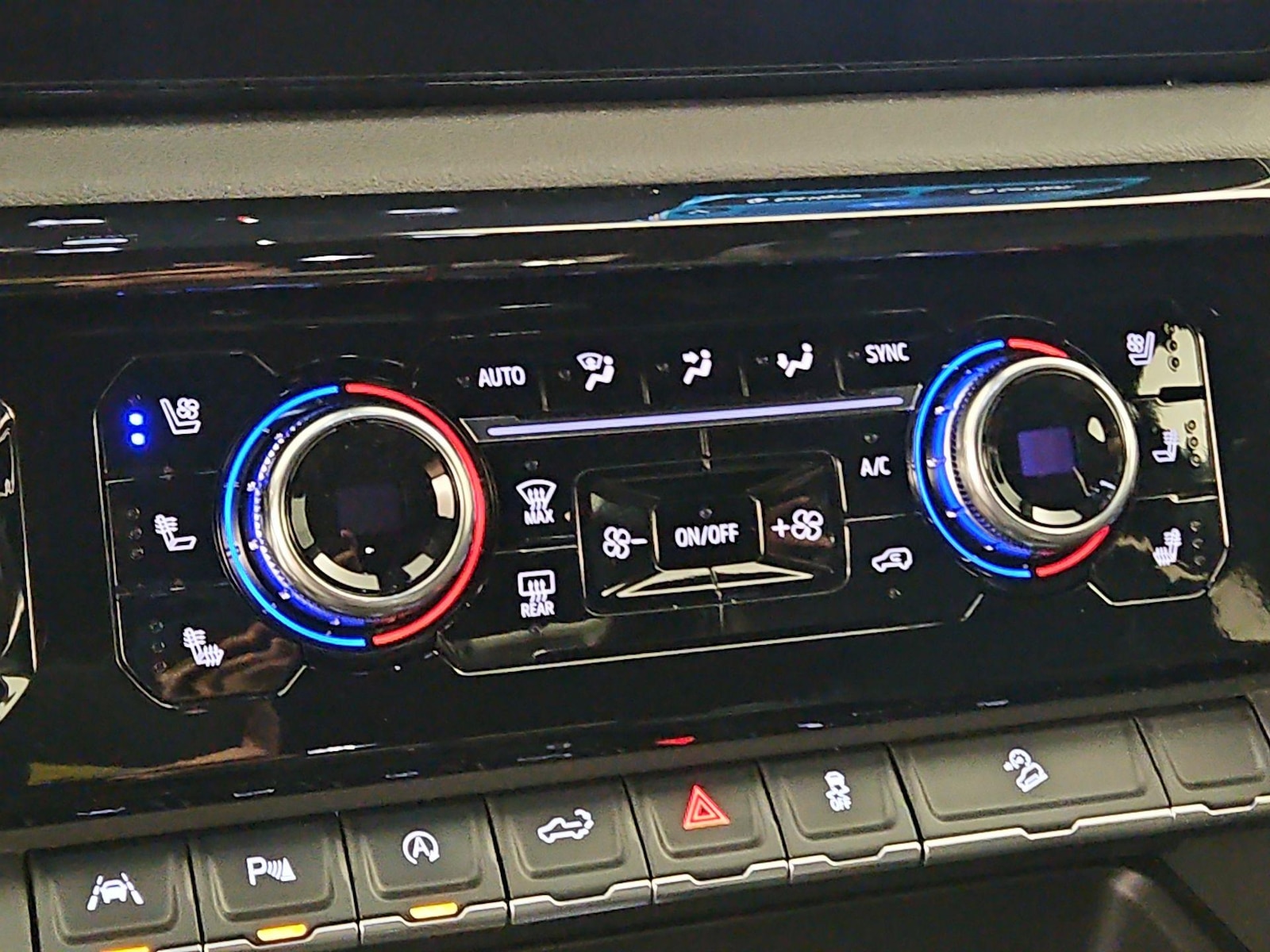 2026 GMC Sierra 1500 AT4 - Photo 18