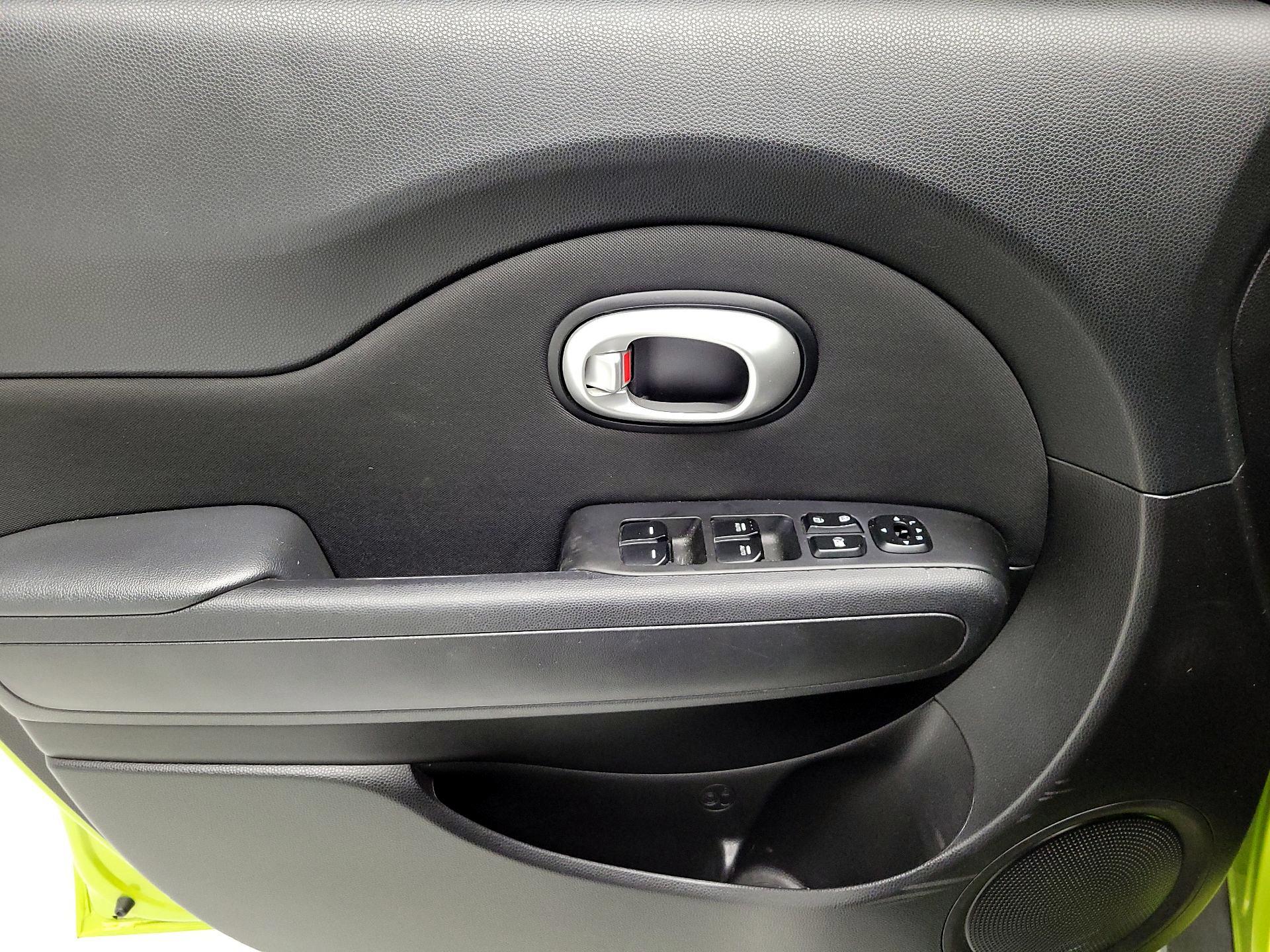 Thumbnail: 2014 Kia Soul - 12