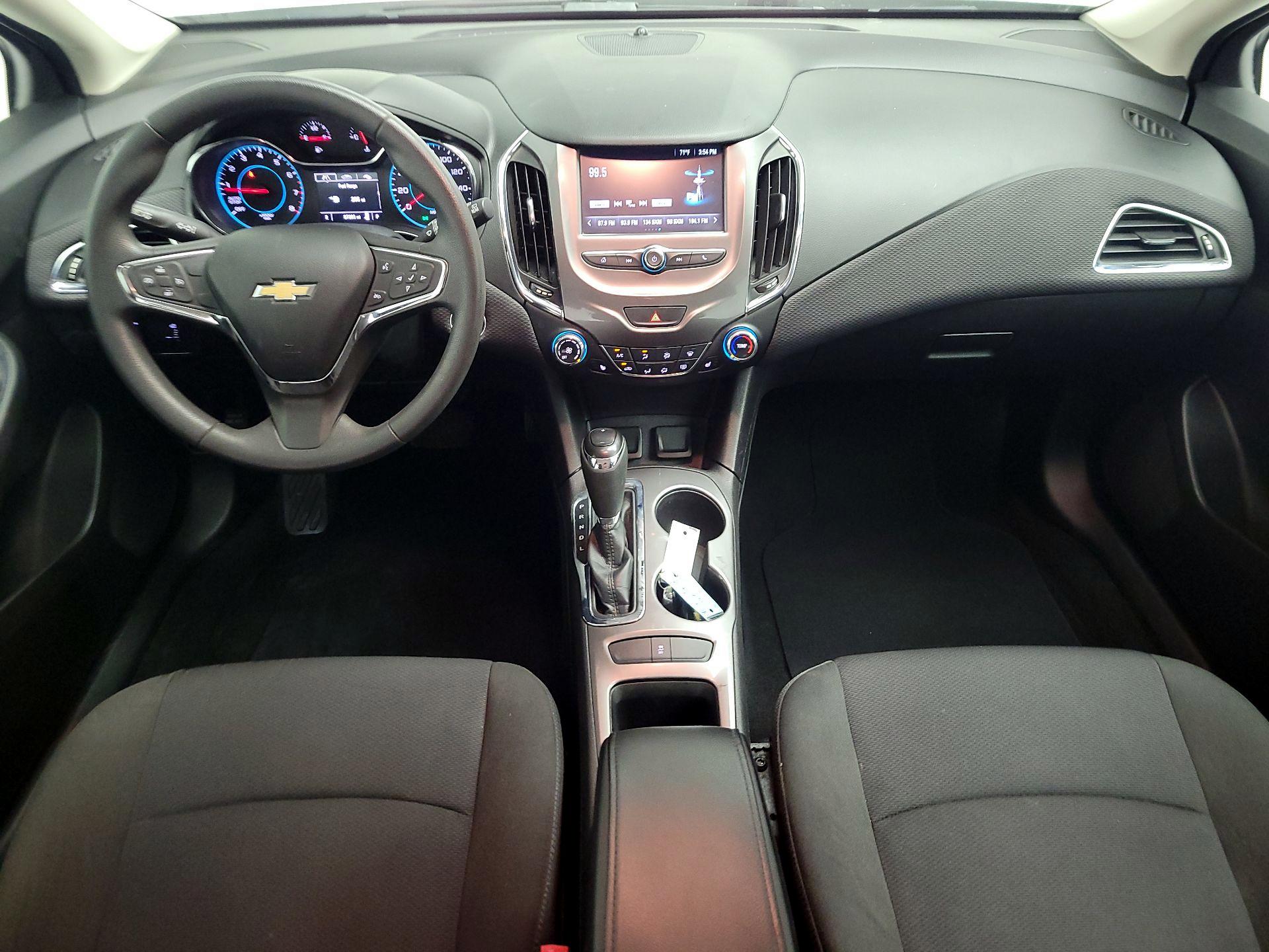 Thumbnail: 2017 Chevrolet Cruze - 9
