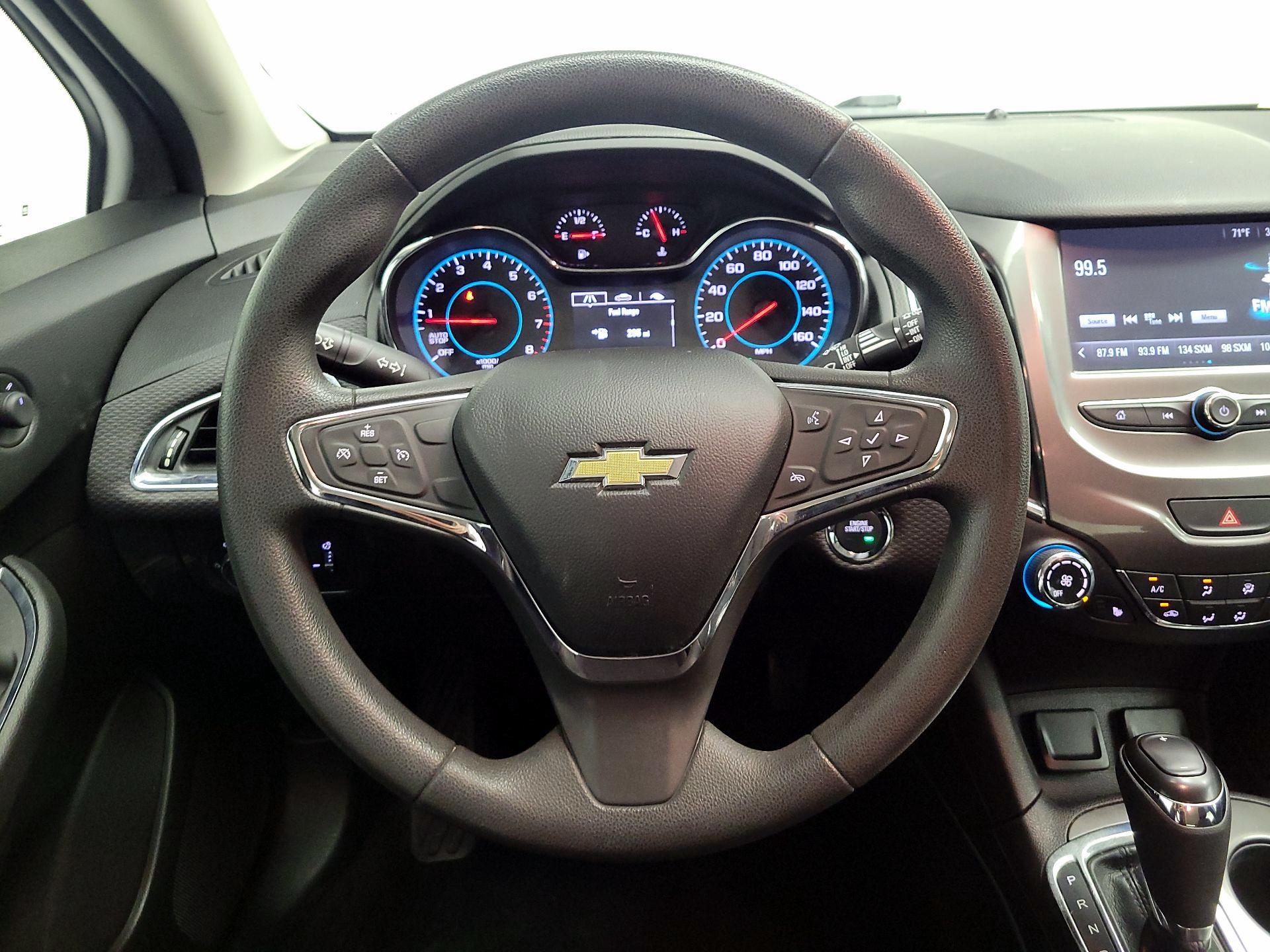 Thumbnail: 2017 Chevrolet Cruze - 10