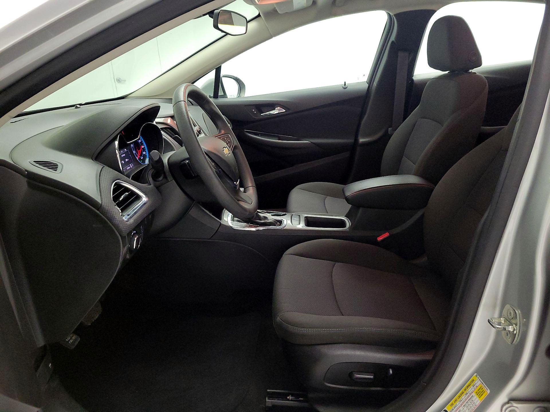 Thumbnail: 2017 Chevrolet Cruze - 11