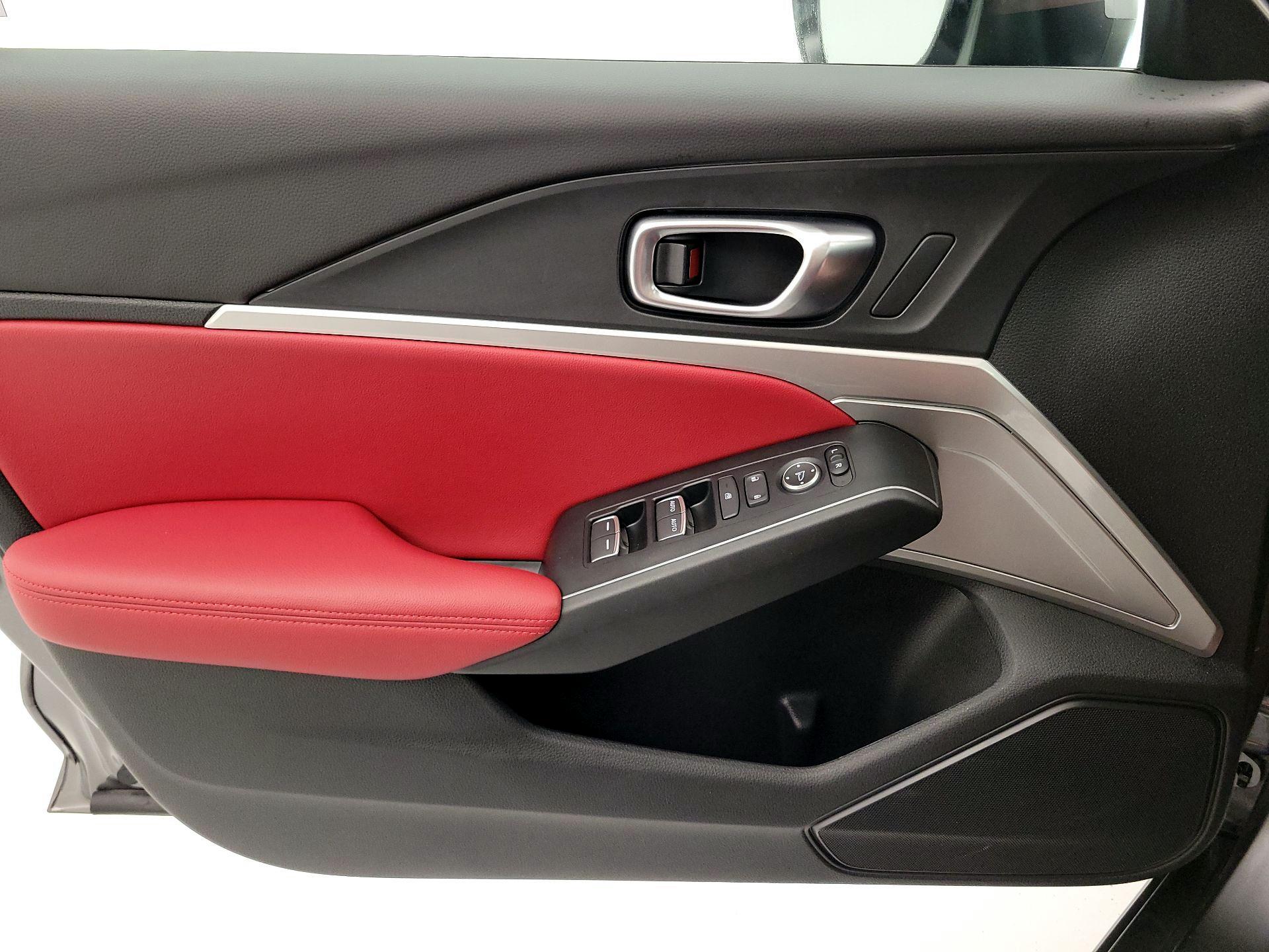 Thumbnail: 2025 Acura Integra - 12