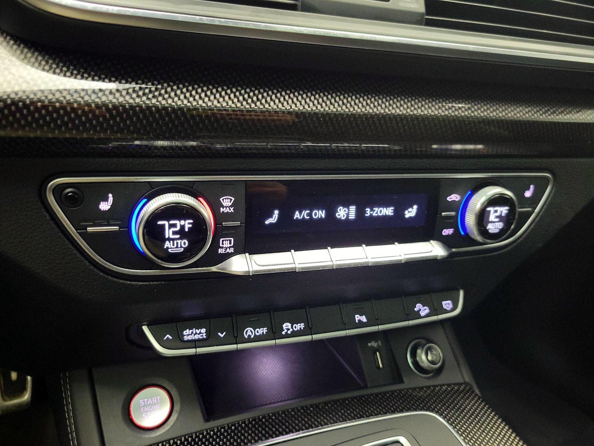 Thumbnail: 2020 Audi SQ5 - 17